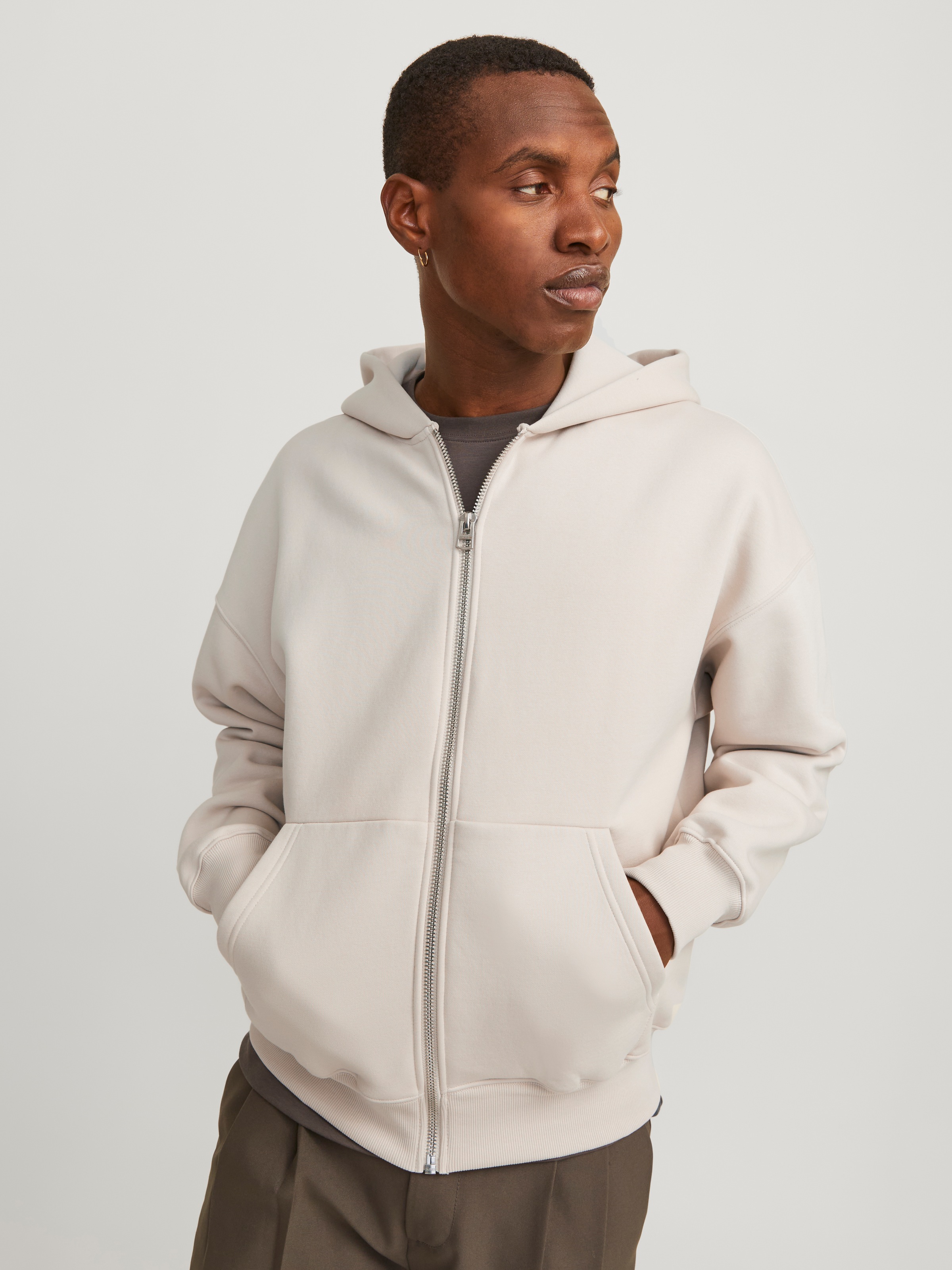 Jack & Jones Kapuzensweatjacke »JJEURBAN EDGE SWEAT ZIP HOOD NOOS« mit Rippbündchen