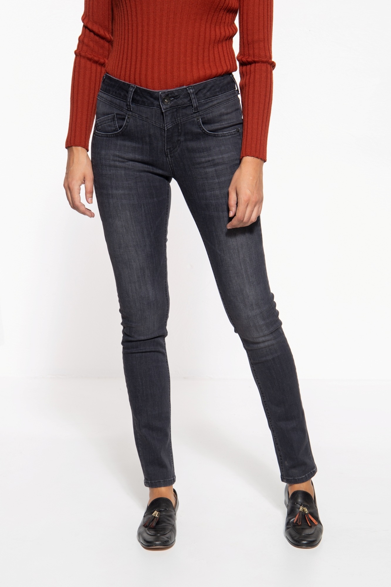 ATT Jeans 5-Pocket-Jeans »Zoe«, mit Waschungen und Wonder Stretch