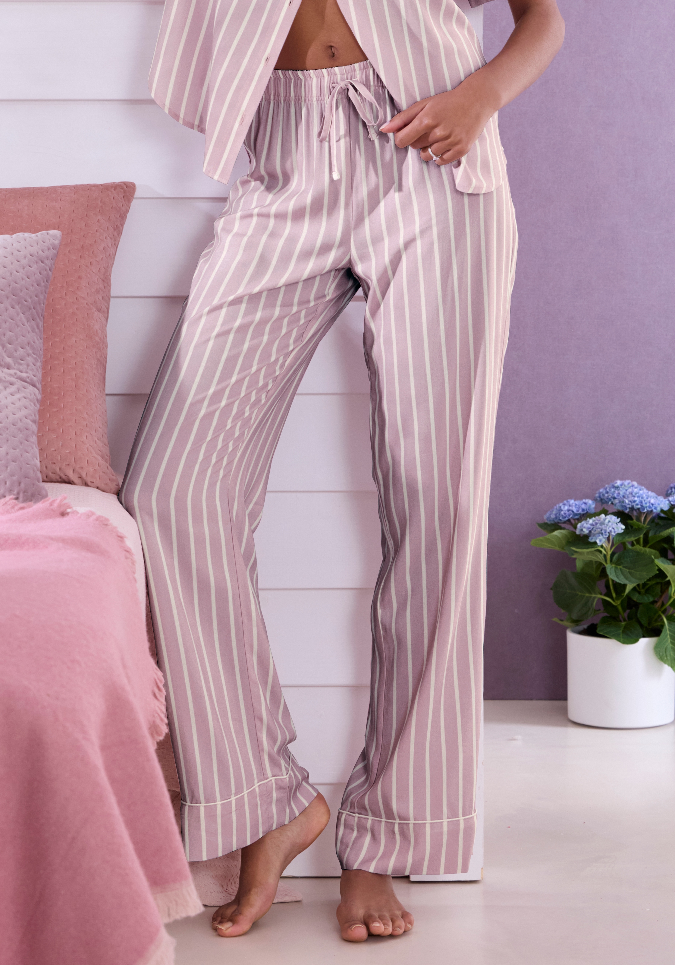 LASCANA Pyjamahose  in weiter Form