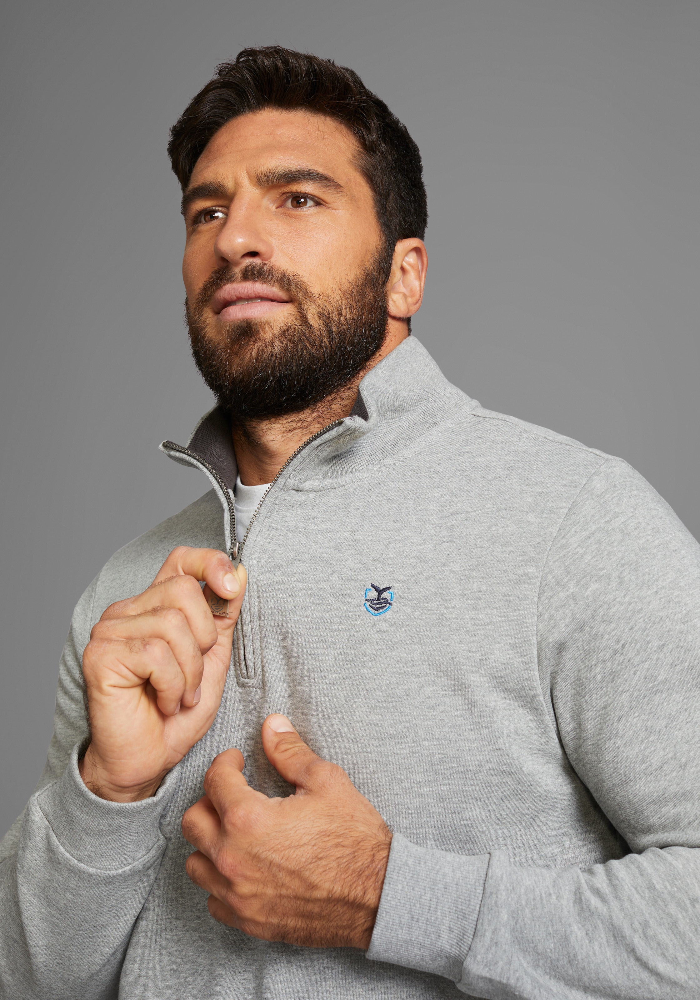 DELMAO Sweatshirt, mit Henley Kragen und Seitentaschen - NEUE KOLLEKTION