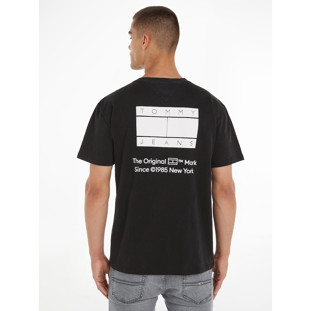 Tommy Jeans T-Shirt »TJM REG ESSENTIAL CB FLAG TEE«, mit Rückenprint
