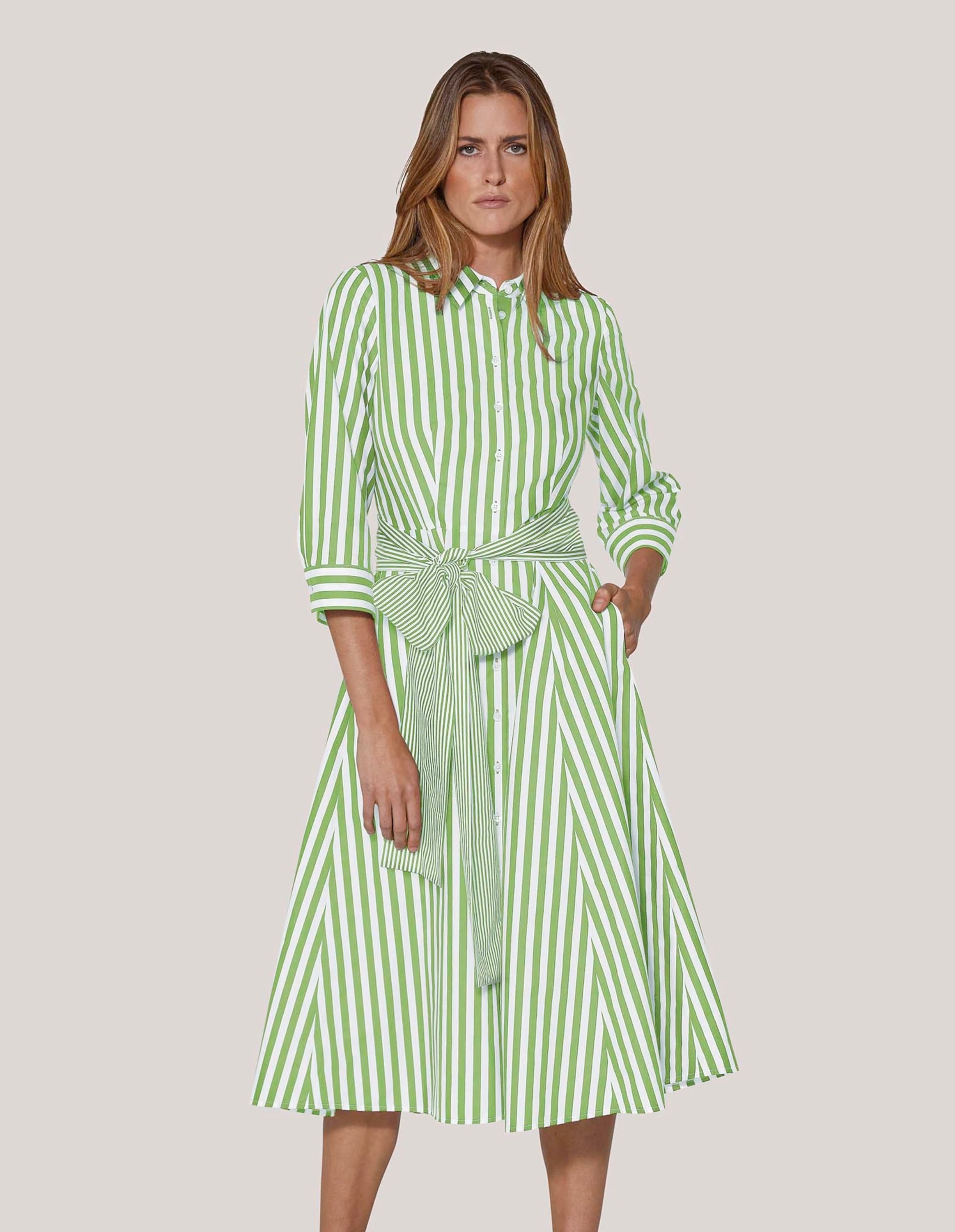 MADELEINE Sommerkleid »Kleid Gestreiftes Hemdblusenkleid mit Bindeschärpe«