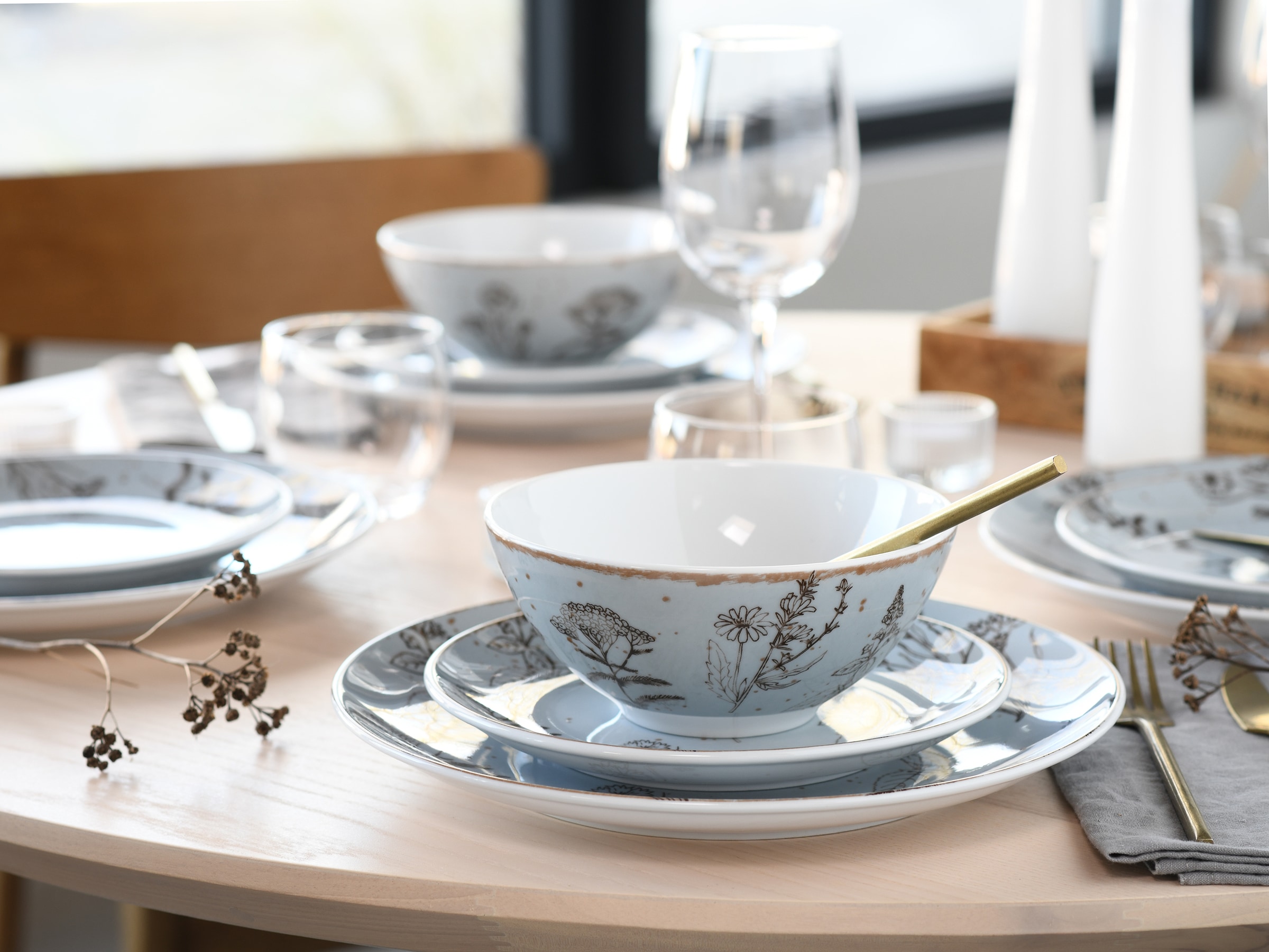 CreaTable Kombiservice »Geschirr-Set Vintage Flowers«, (Set, 16 tlg., Kaffeeservice und Tafelservice im Set, für 4 Personen), Service, Dekor mit Blüten und Gräsern, 16 Teile, für 4 Personen