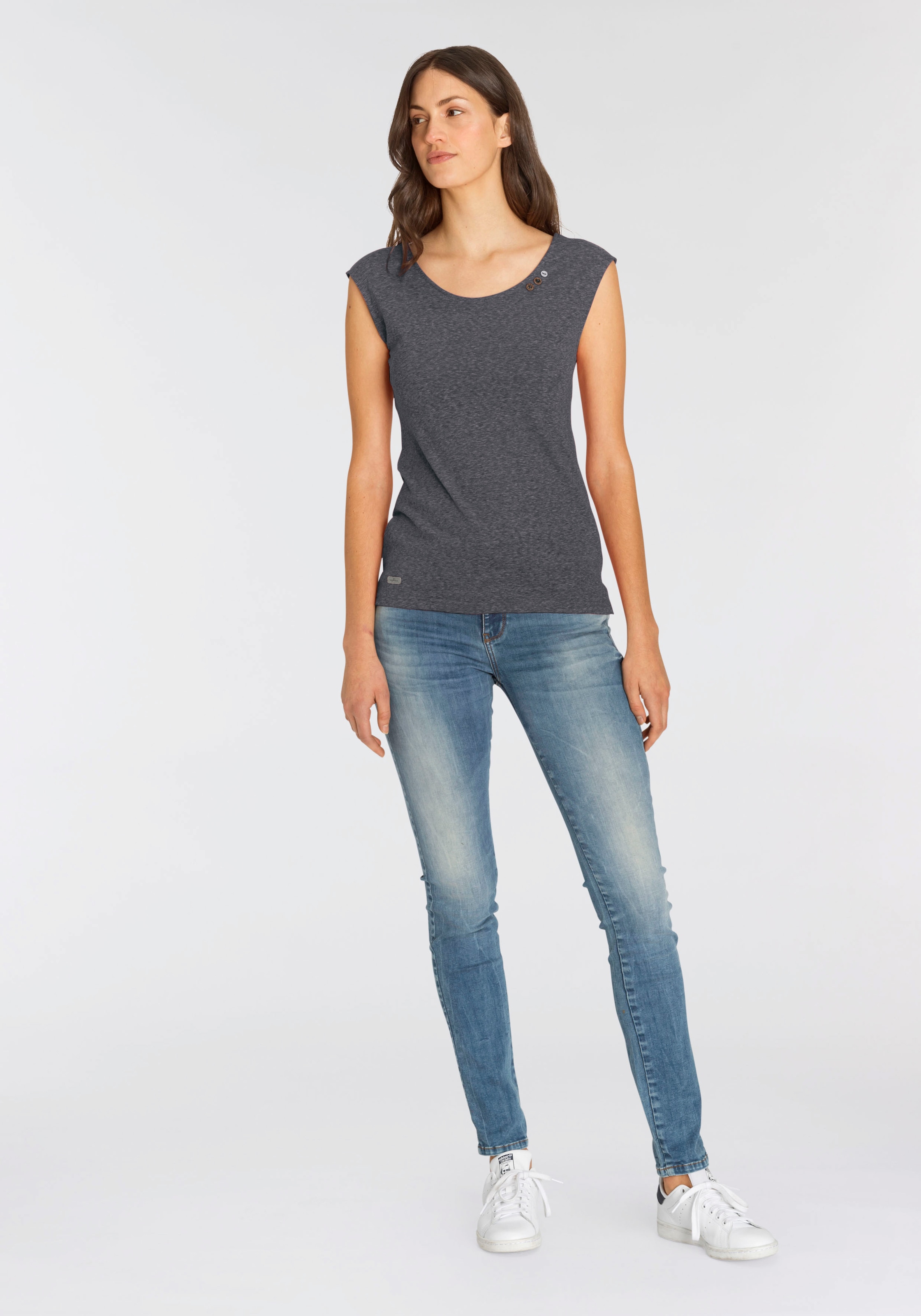 Ragwear T-Shirt »SOFIA O«, mit besonderem Rückenausschnitt