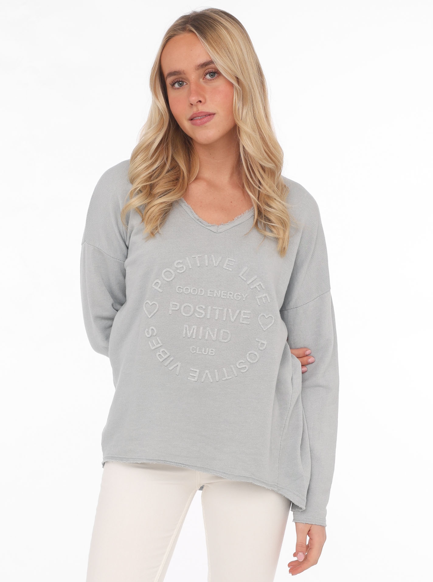 Zwillingsherz Sweatshirt »Sweatshirt BW "Positive Mind"«, Sweatshirt im Used-Look mit V-Ausschnitt und Stempeldruck