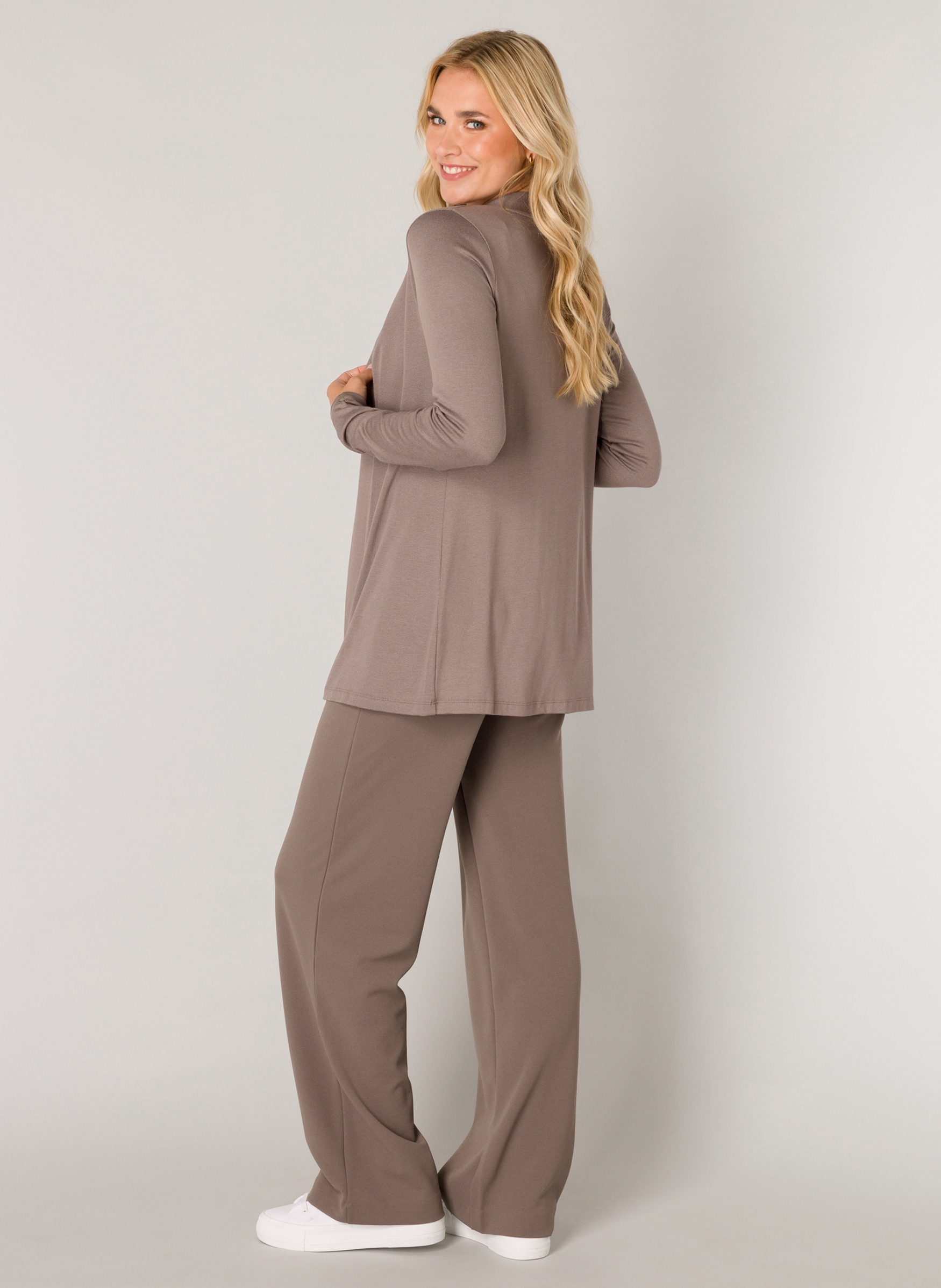 Base Level Strickjacke »Yayla« In elastischem Feinstrick