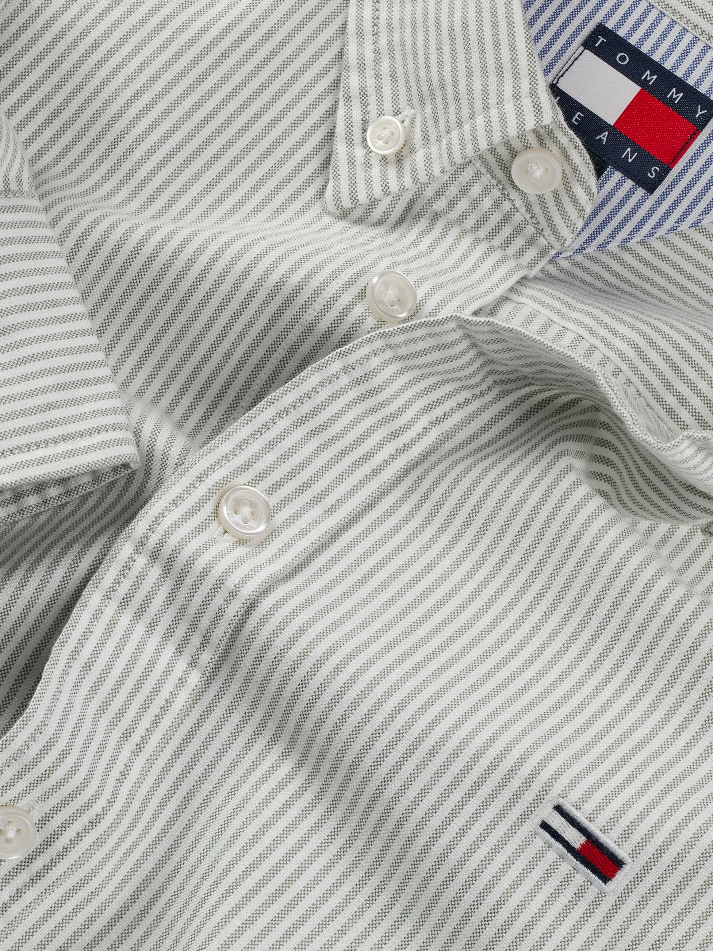 Tommy Jeans Langarmhemd »TJM SLIM STRIPE OXFORD SHIRT EXT«, Mit Button-Down-Kragen