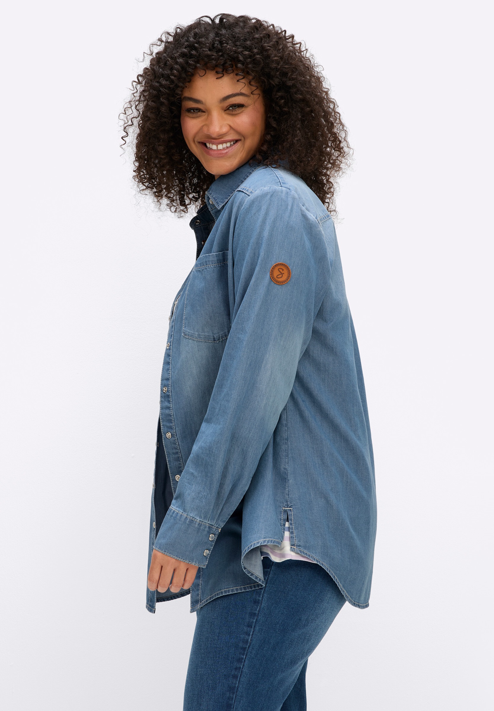 Sheego Jeansbluse »Jeansbluse Jeansbluse in leichter Waschung«