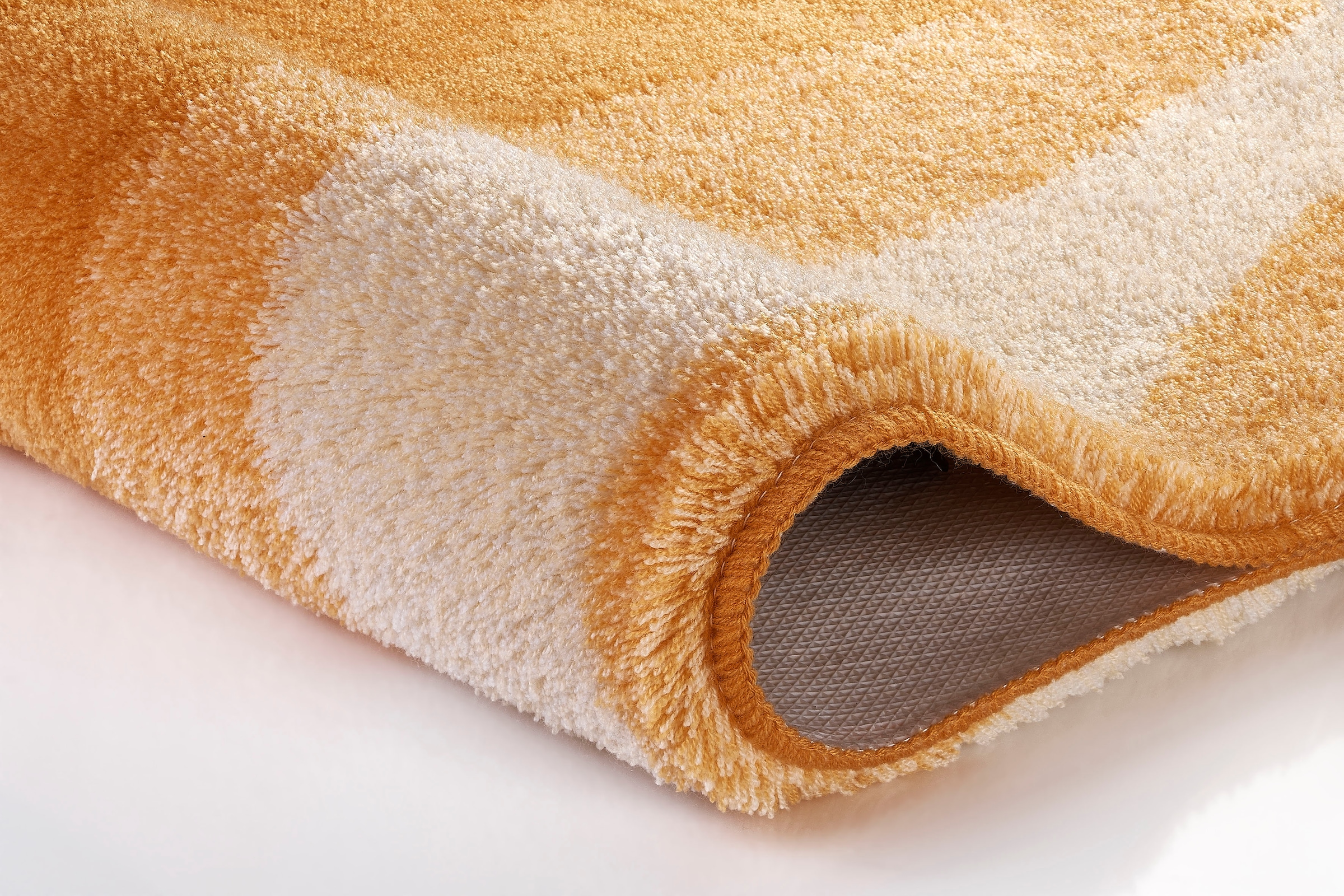 Kleine Wolke Badematte »Malena«, rutschhemmend beschichtet, fußbodenheizungsgeeignet, Badteppich, modernes Wellen Design, Farbverlauf, waschbar