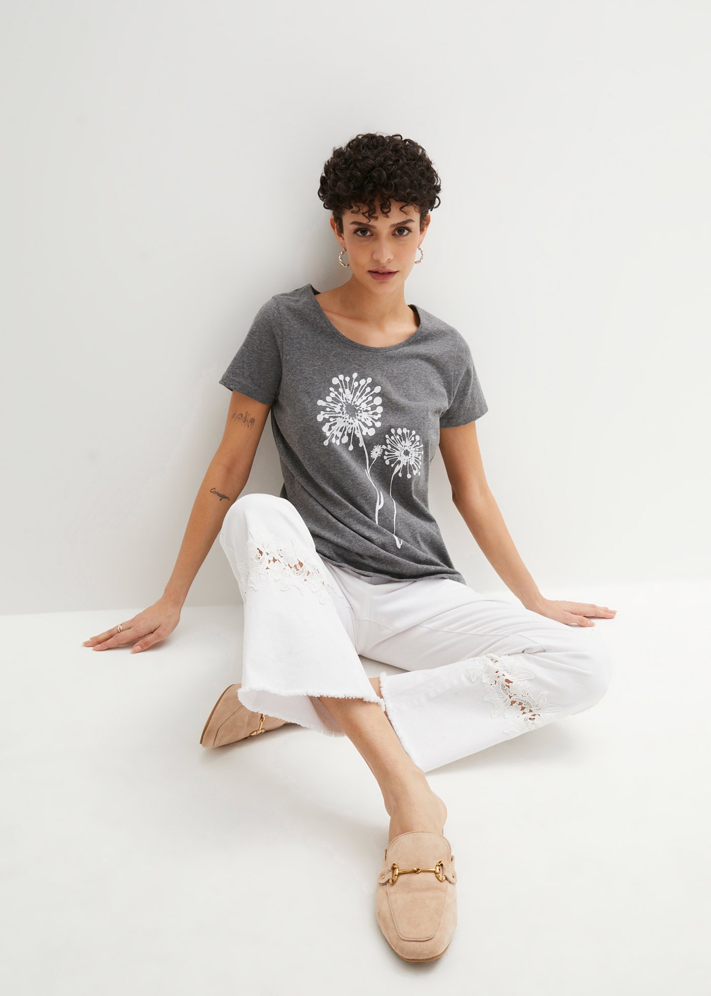 bonprix T-Shirt »T-Shirt« lockere Passform, Kurzarm-Design, weiter Rundhalsausschnitt