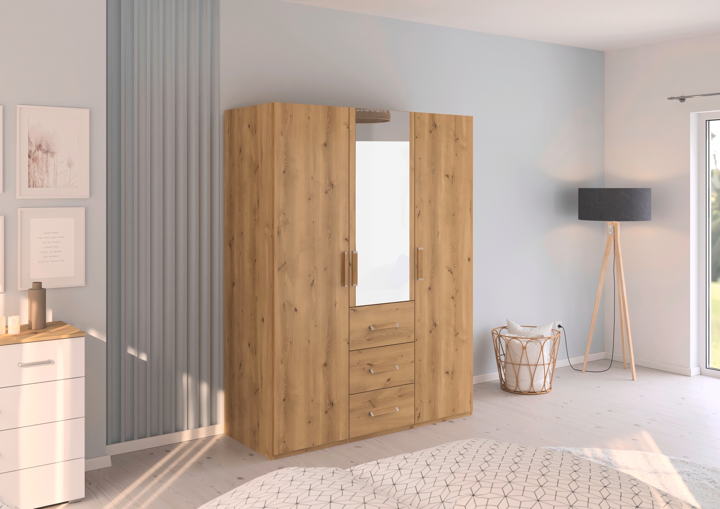 rauch Drehtürenschrank »Kleiderschrank Schrank Garderobe Schlafzimmerschrank EVELYN« in 2 Höhen 197 oder 210 cm erhältlich,  in elegantem Stil mit Schubladen 3 Breiten und 2 Höhen MADE IN GERMANY