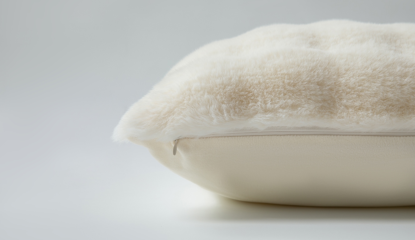 OTTO home Dekokissen »Briee Premium« Kissenhülle mit Fell-Optik, unifarben, hochwertig, extra weich