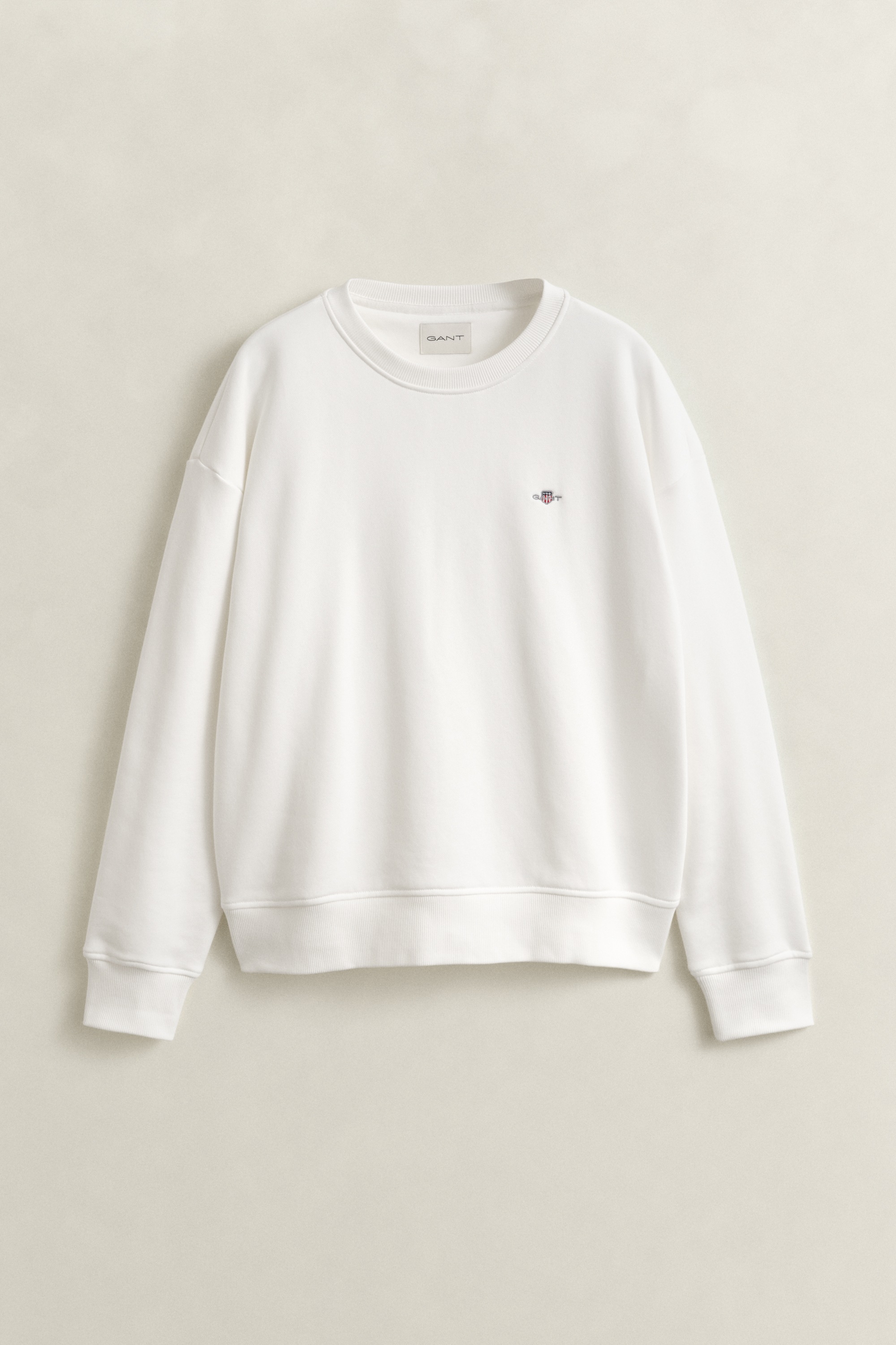 Gant Sweatshirt »SHIELD C-NECK SWEAT«, Grafische GANT-Stickerei auf der Brust
