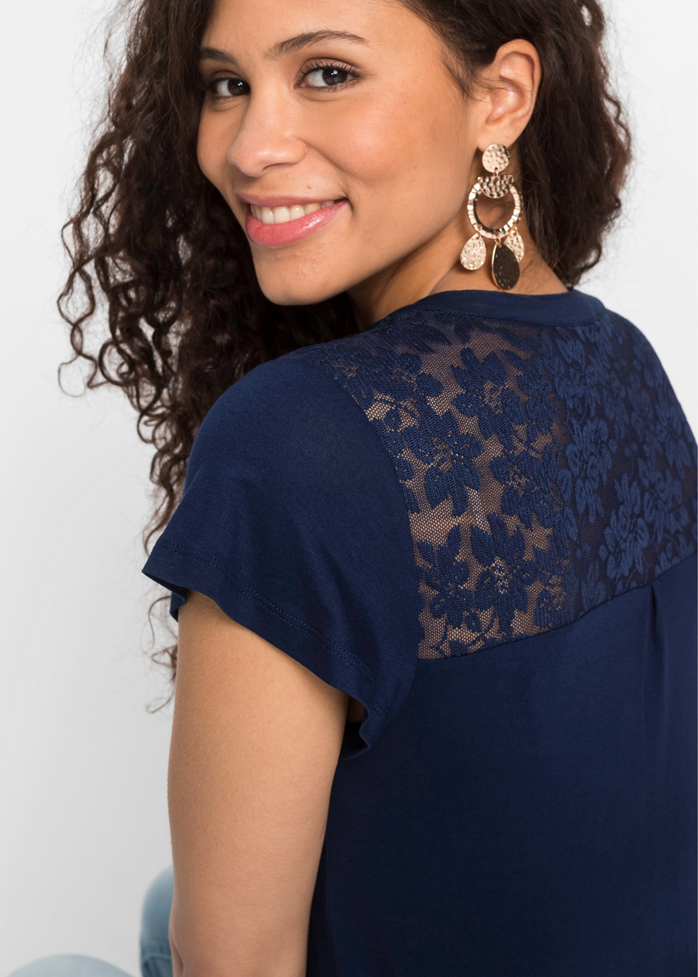 bonprix Henleyshirt »Henleyshirt aus Viskose-Mix« figurumschmeichelnde Passform, Kurzarm, aus Viskose-Mix mit Elasthan