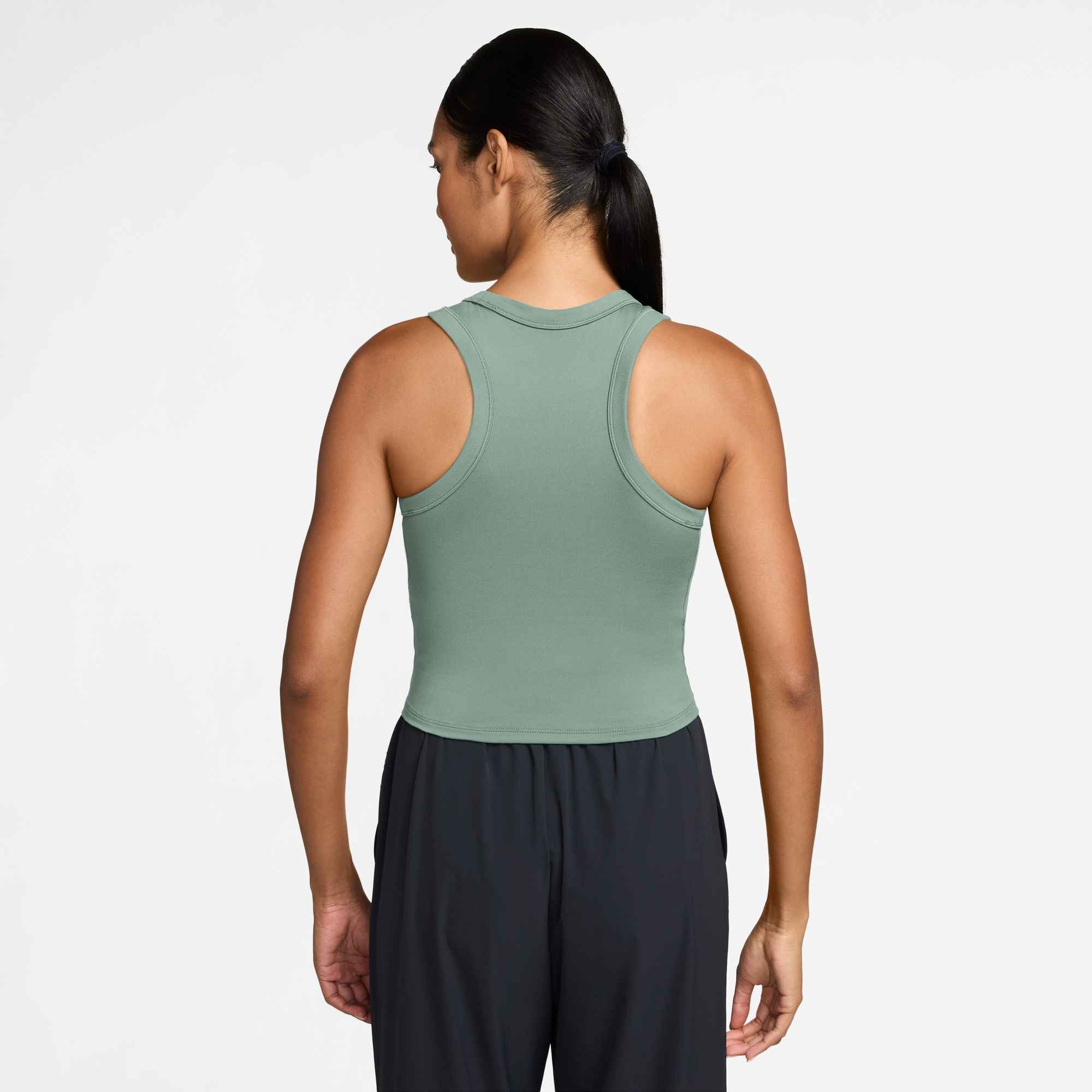 Nike Tanktop »W NK ONE FITTED DF CROP TANK« abgerundeter Saum, Tanktop-Form, aus Polyester und Elasthan