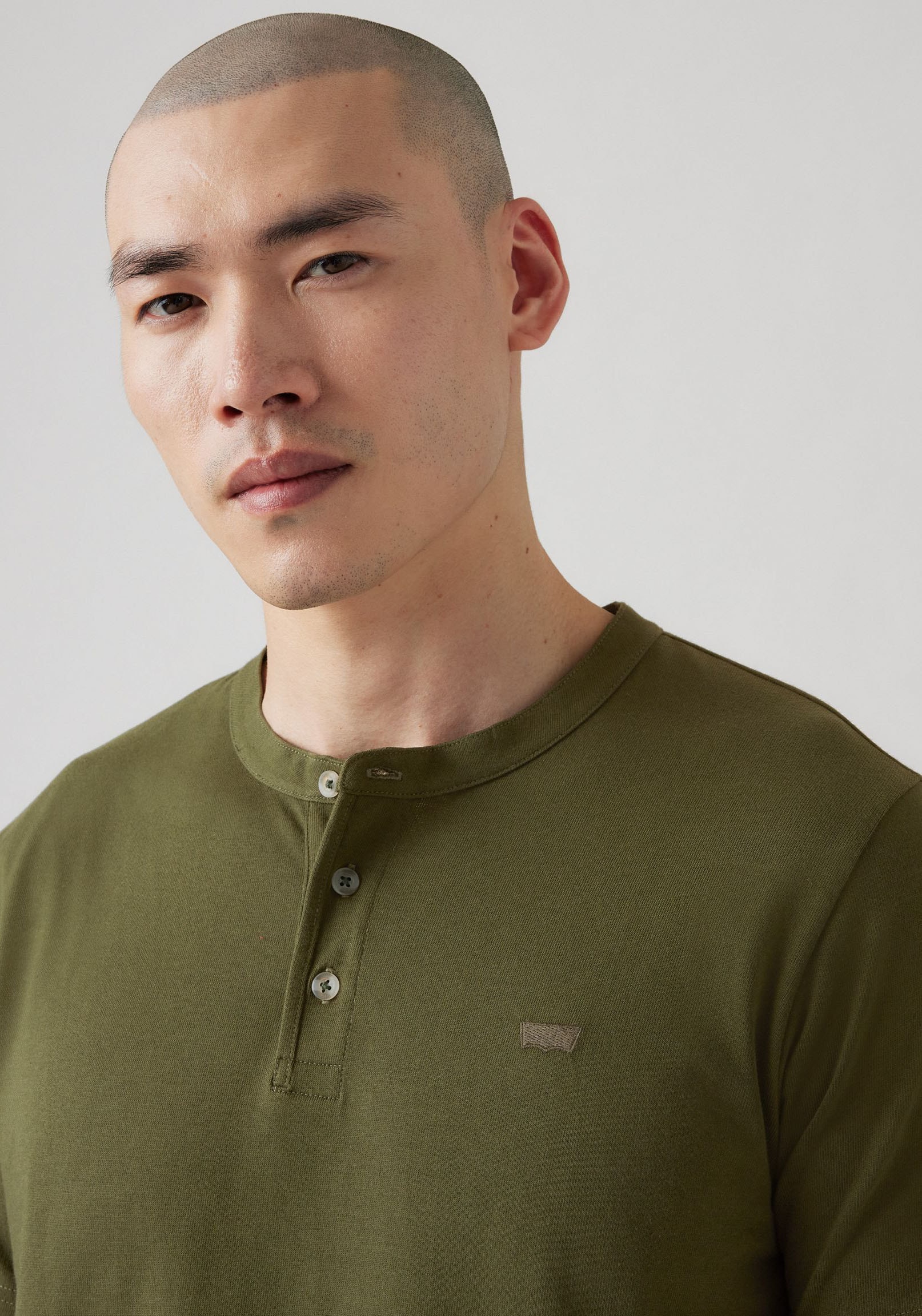 Levi's® Henleyshirt, mit Logo Stickerei