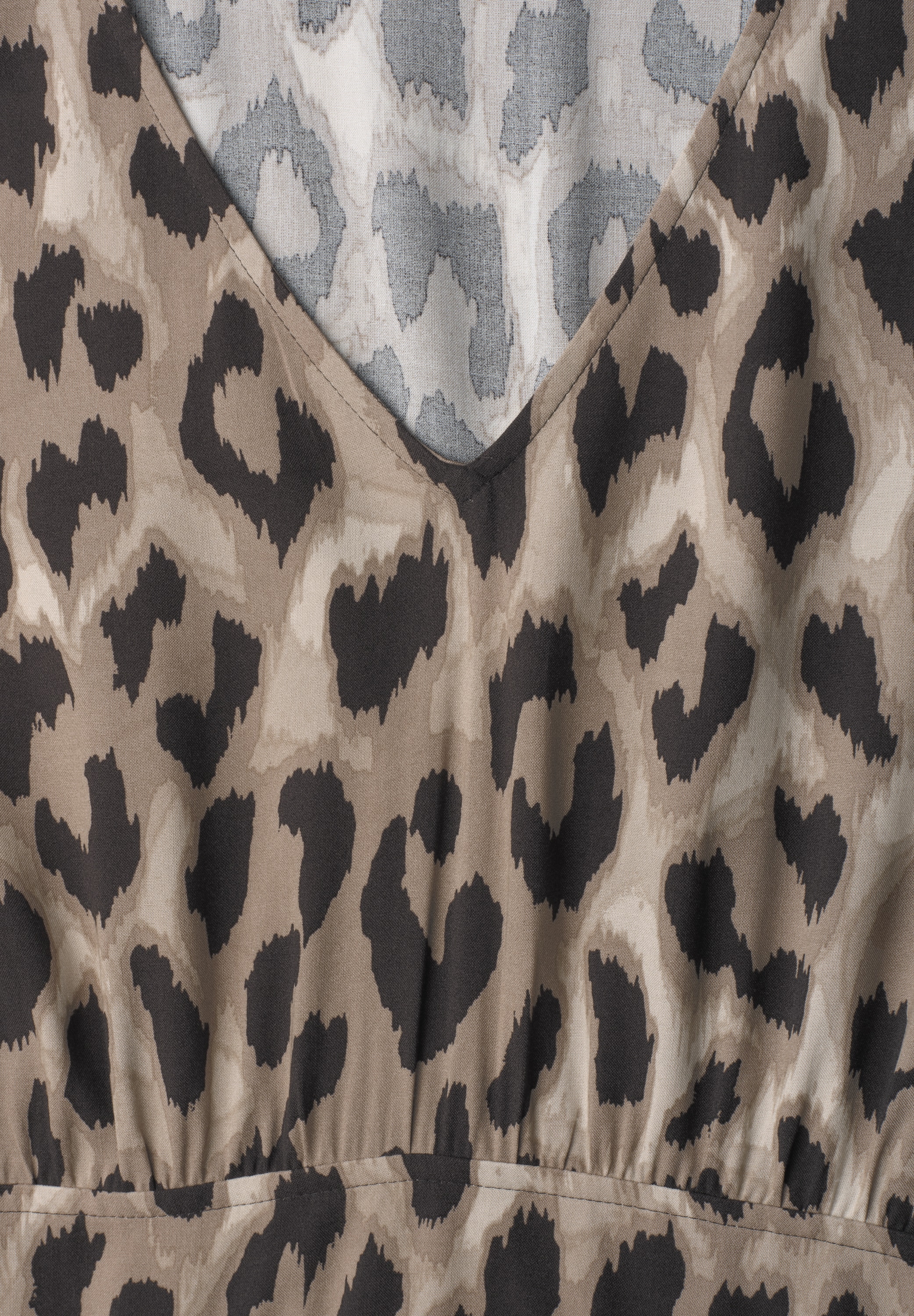 STREET ONE Midikleid Ohne Taschen Sommerkleid mit Print und Smok-Detail/Floralem Muster