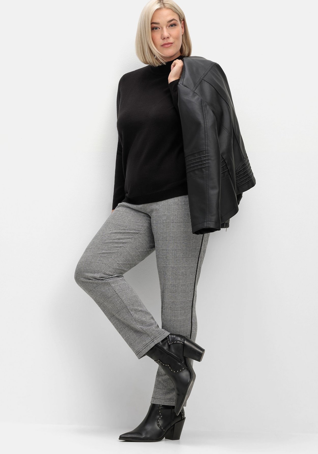 Sheego Stehkragenpullover »Pullover in weicher Qualität«