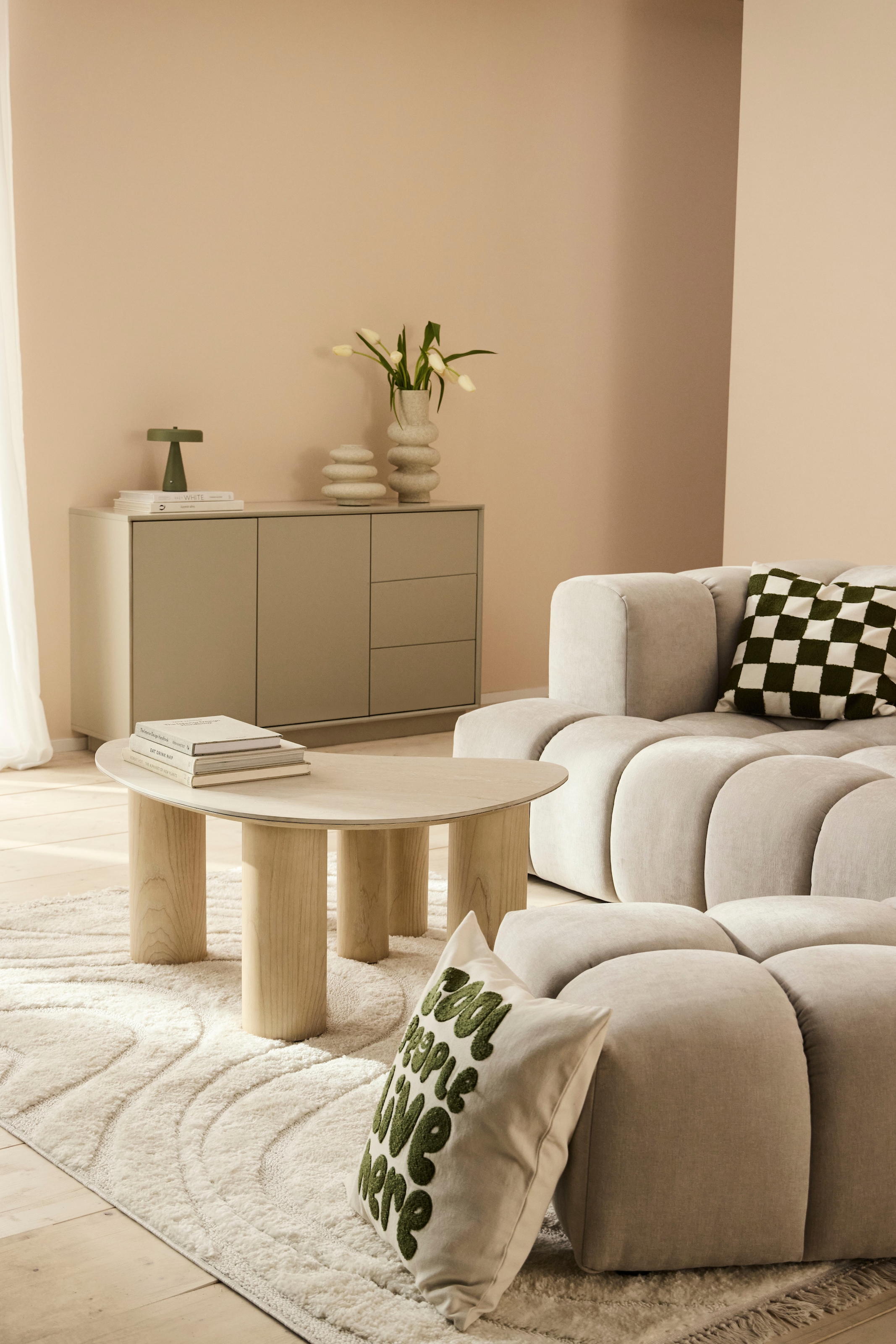 homsy by Ana Johnson Couchtisch »Laysy« Set, 2 Stk. tlg. mit einer Keramikplatte und massiven Eschenholzbeinen
