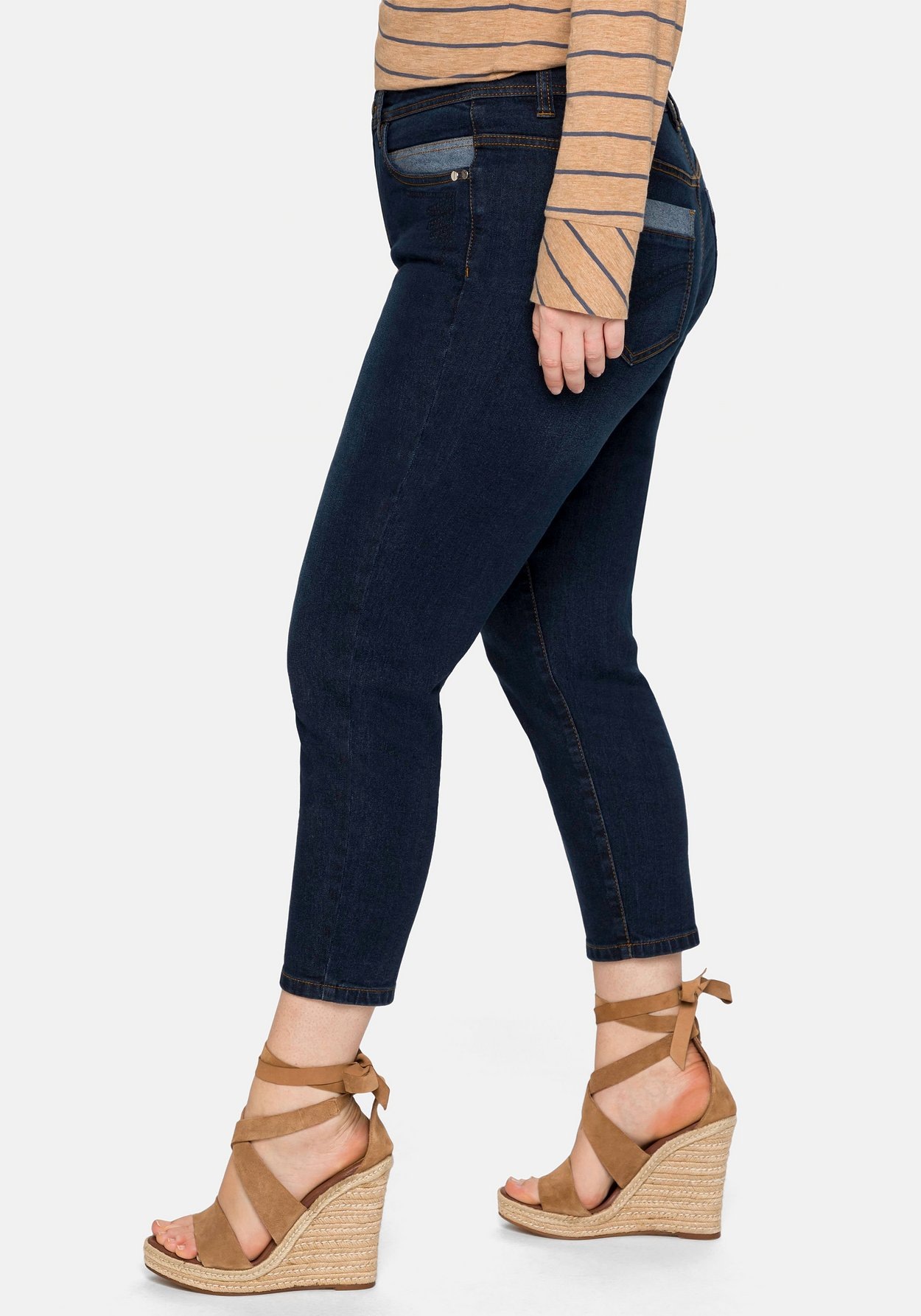 Sheego Stretch-Jeans »Jeans in 7/8-Länge, mit Stickerei vorn«