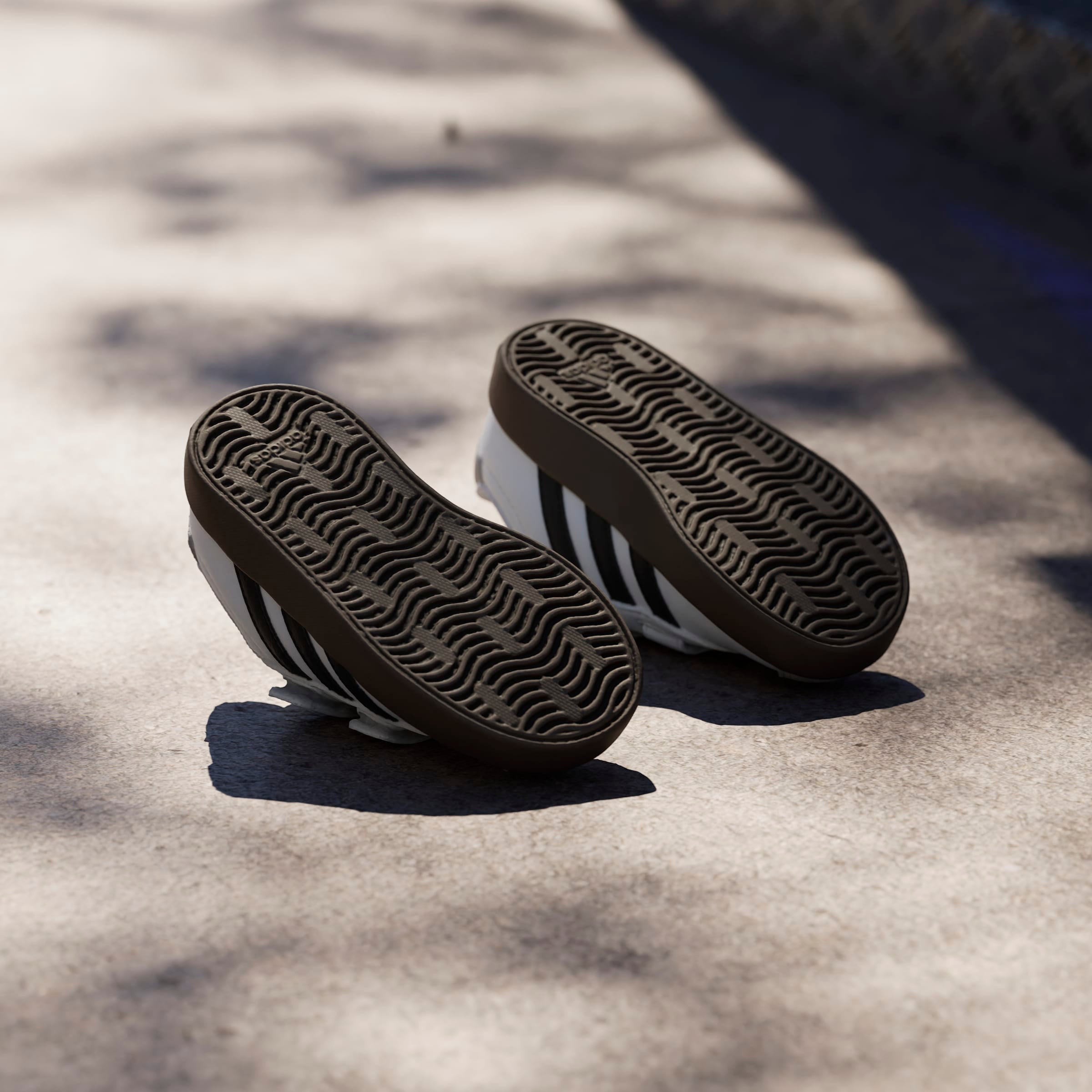 adidas Sportswear Klettschuh »VL COURT 3.0 KIDS«  inspiriert vom Design des adidas samba, für Kinder