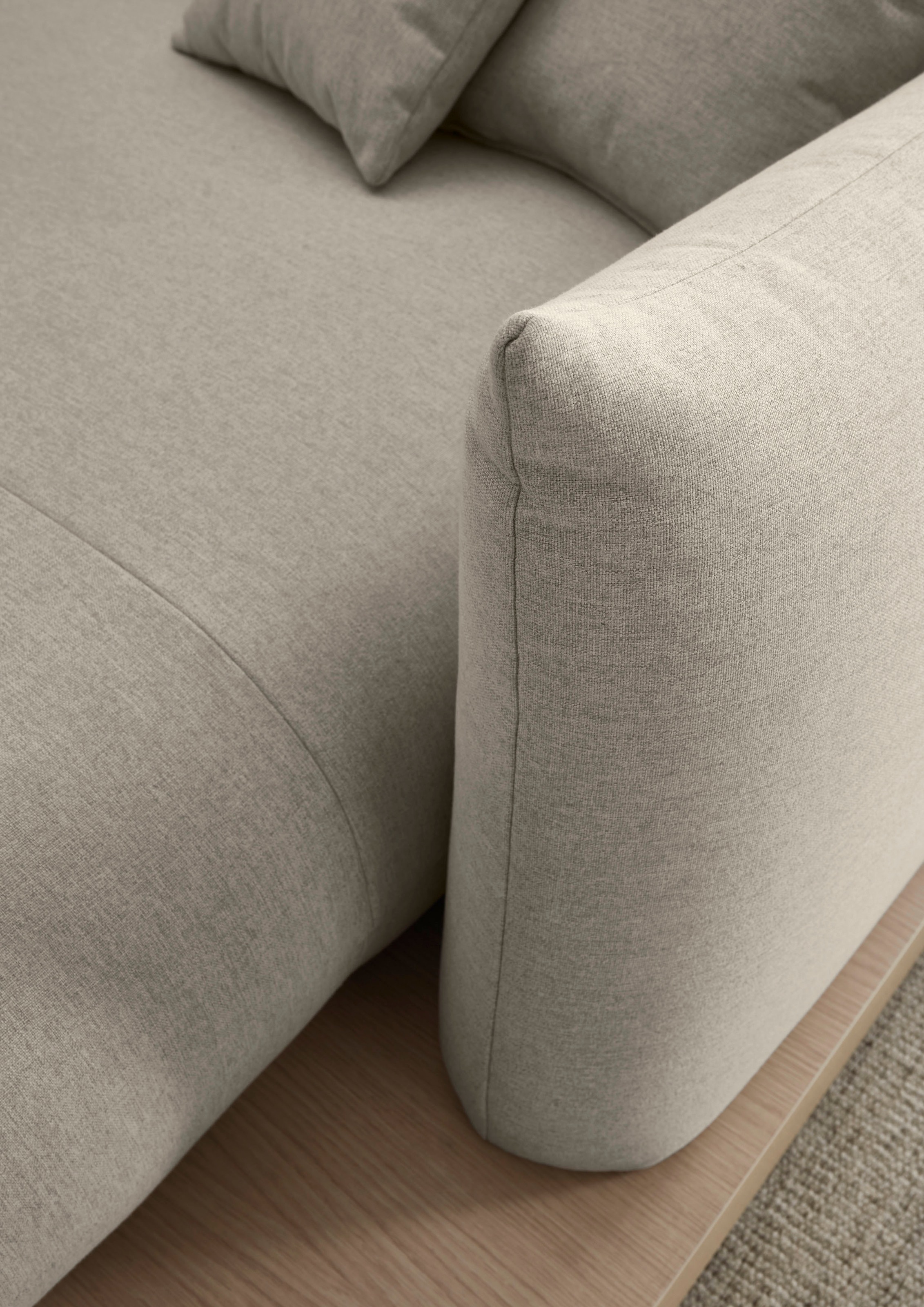 OTTO home Ecksofa »Kalix L-Form, 323 cm - OTTO. Verlässliche Qualität.« Designsofa, auf Holzplateau, Strukturstoff, hoher Sitzkomfort