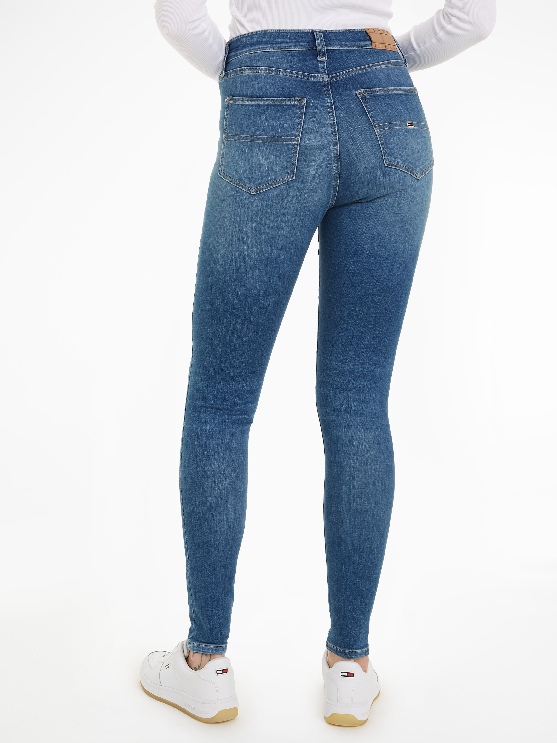 Tommy Jeans Bequeme Jeans »Sylvia Skinny Slim Jeans Hohe Leibhöhe«, mit Ledermarkenlabel