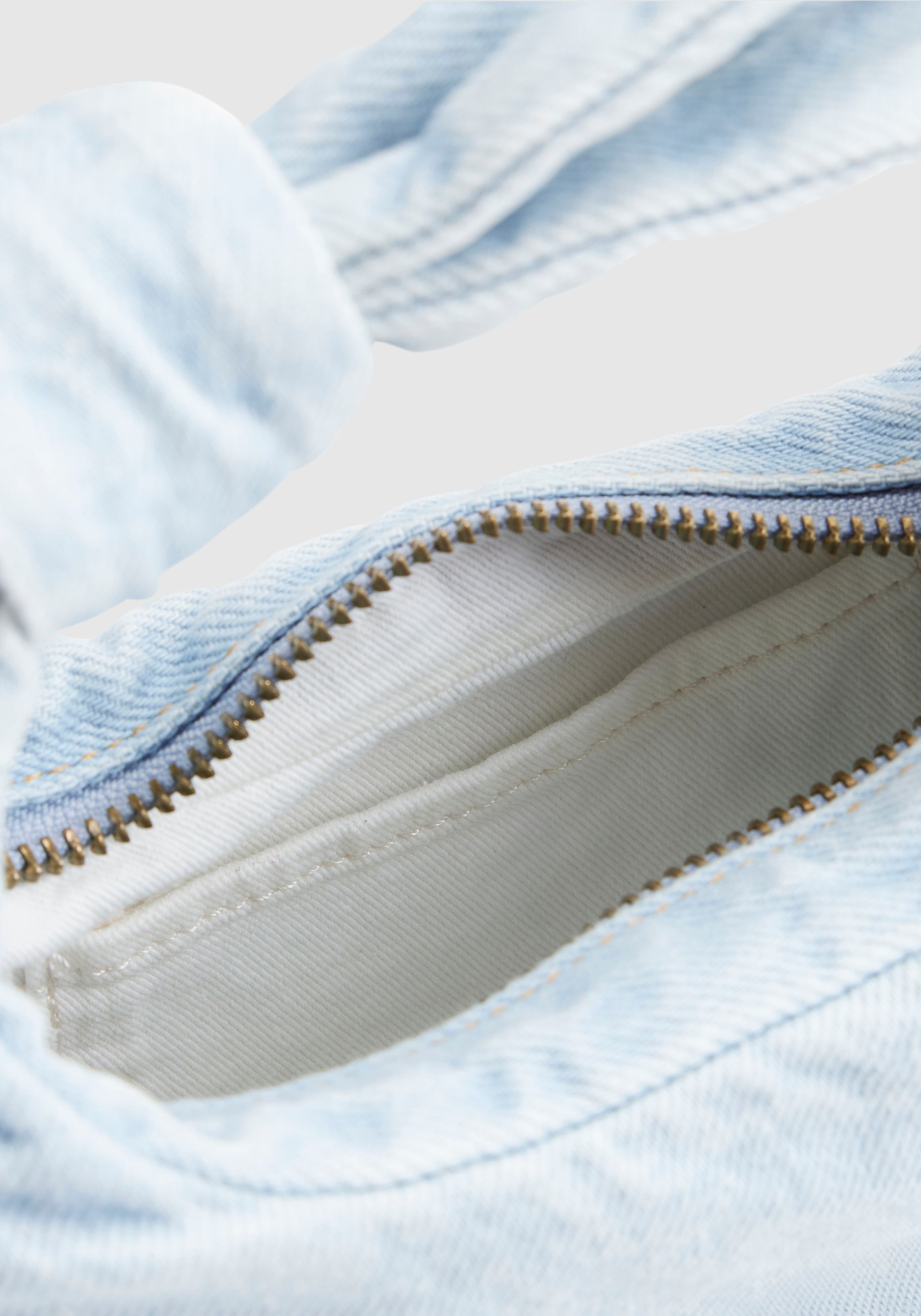 Levi's® Mini Bag mit Knoten-Henkel