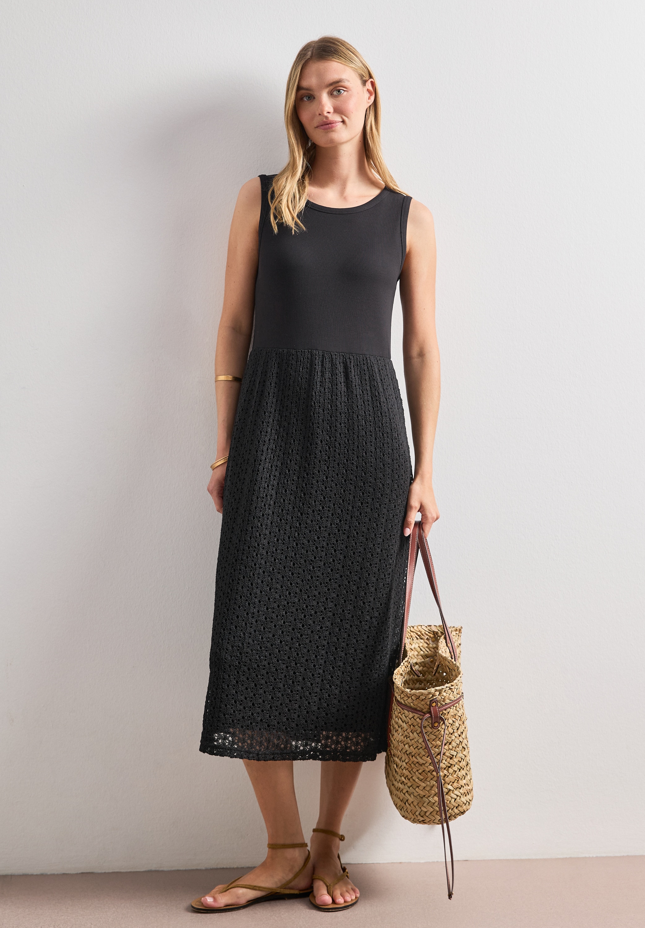STREET ONE Midikleid Ohne Taschen Ärmelloses Sommerkleid mit Rock aus Spitze