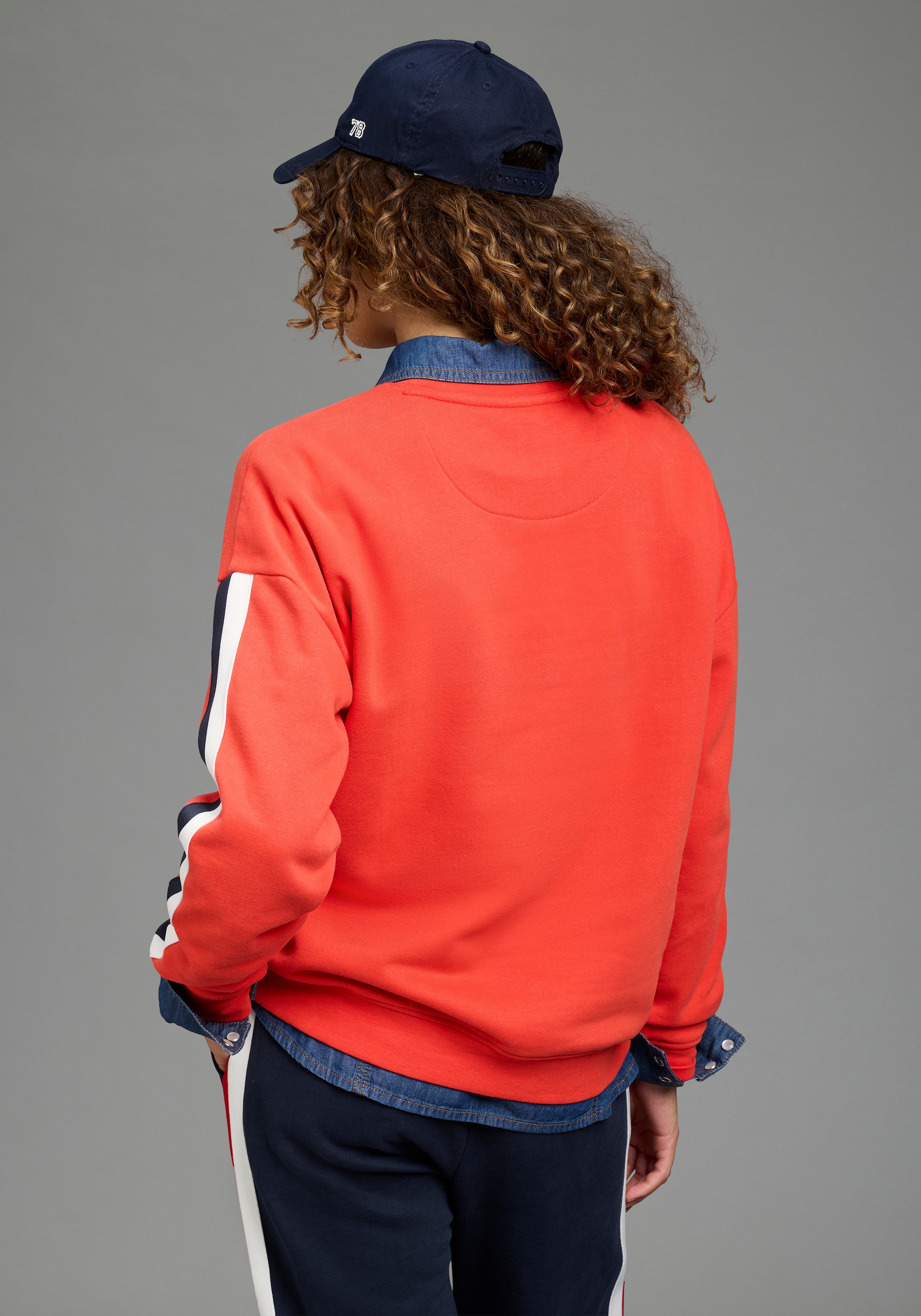 KangaROOS Sweatshirt , mit Rundhalsausschnitt, aus Baumwolle und Polyester, weite Passform
