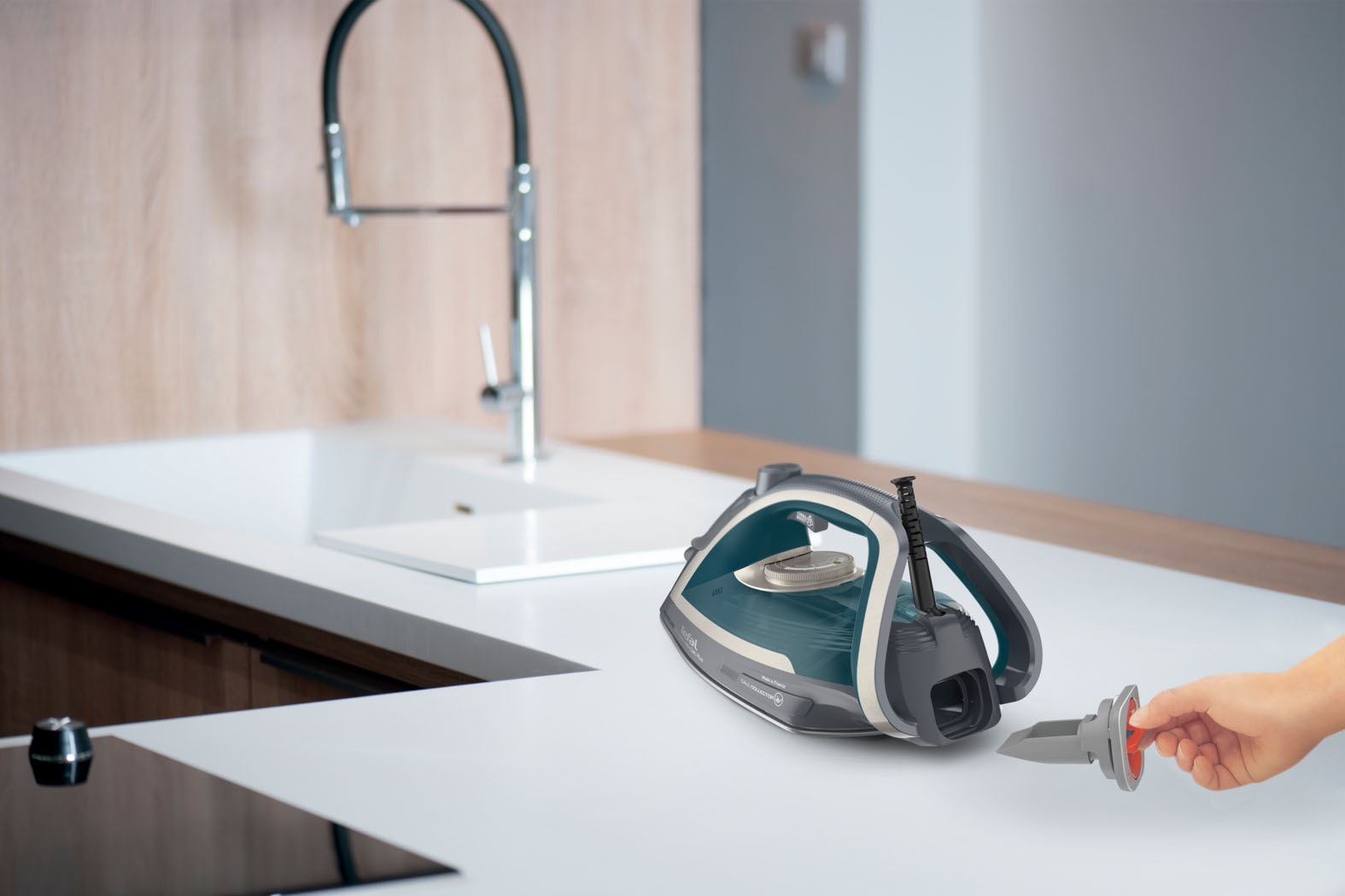 Tefal Dampfbügeleisen »Ultragliss Plus FV6842, 2800 W, abnehmbarer Kalk-Kollektor,«, 2800 W, 50 g/Minute kontinuierliche Dampfabgabe, 260 g/Minute Dampfstoß
