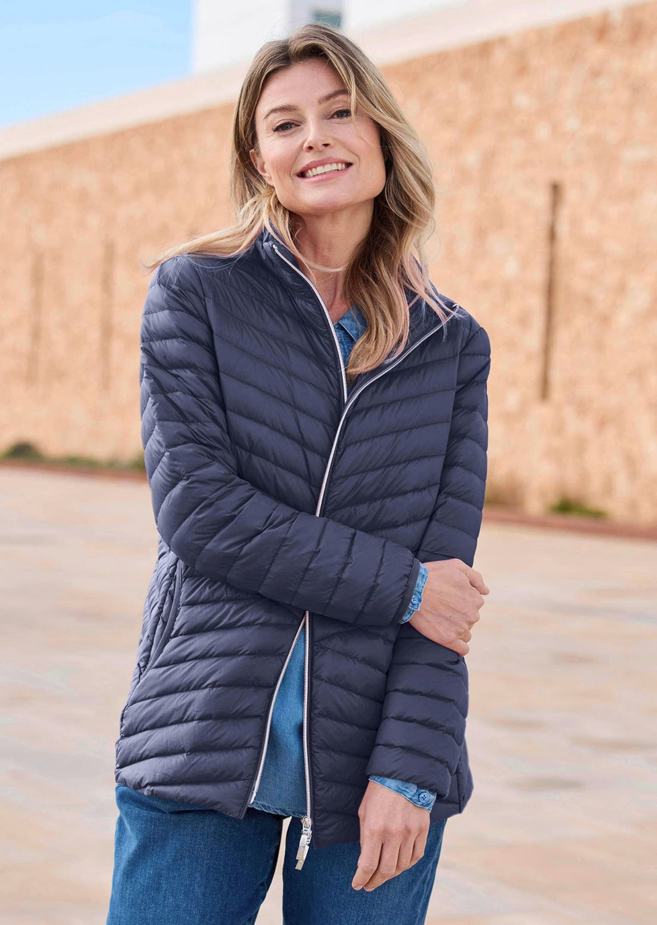 GOLDNER Steppjacke »Kurzgröße Daunenjacke mit femininer Steppung«