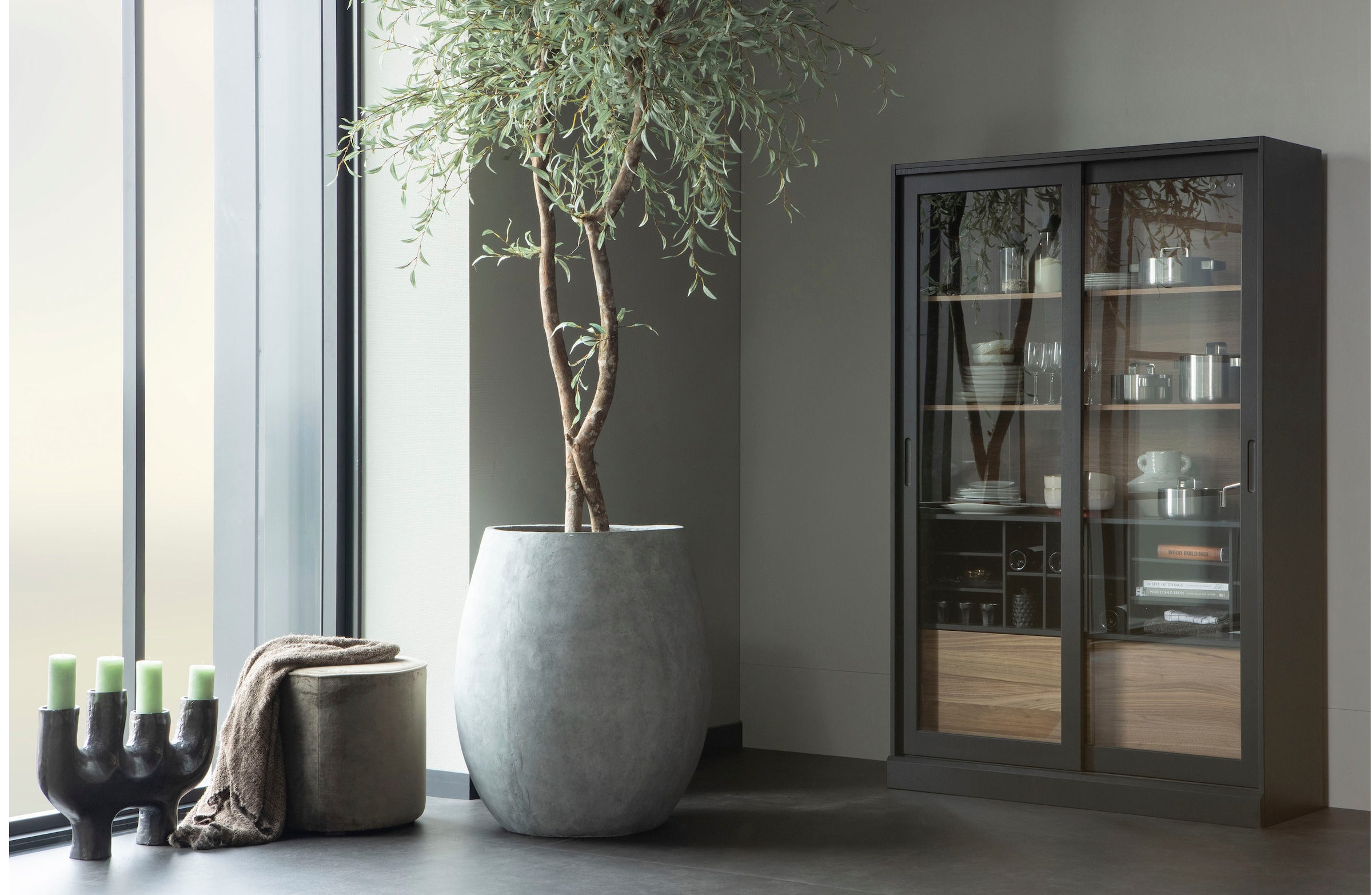 WOOOD Vitrine »James« mit Glas, viel Stauraum, H 200 cm x B 125 cm