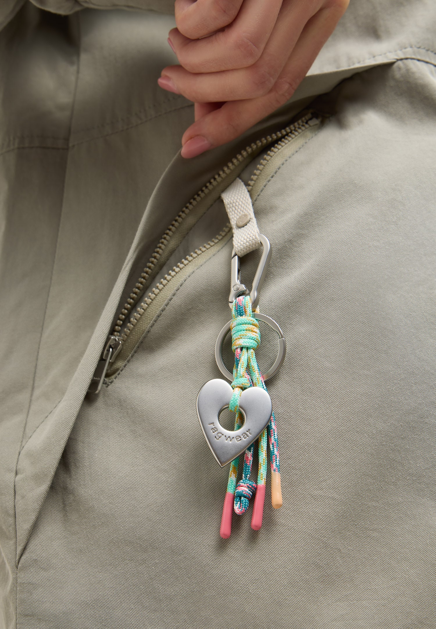 Ragwear Parka »LAMYJA B« 2 Stk. tlg. mit Kapuze Baumwollmix mit Antistatic-Finish und coolem Key-Chain