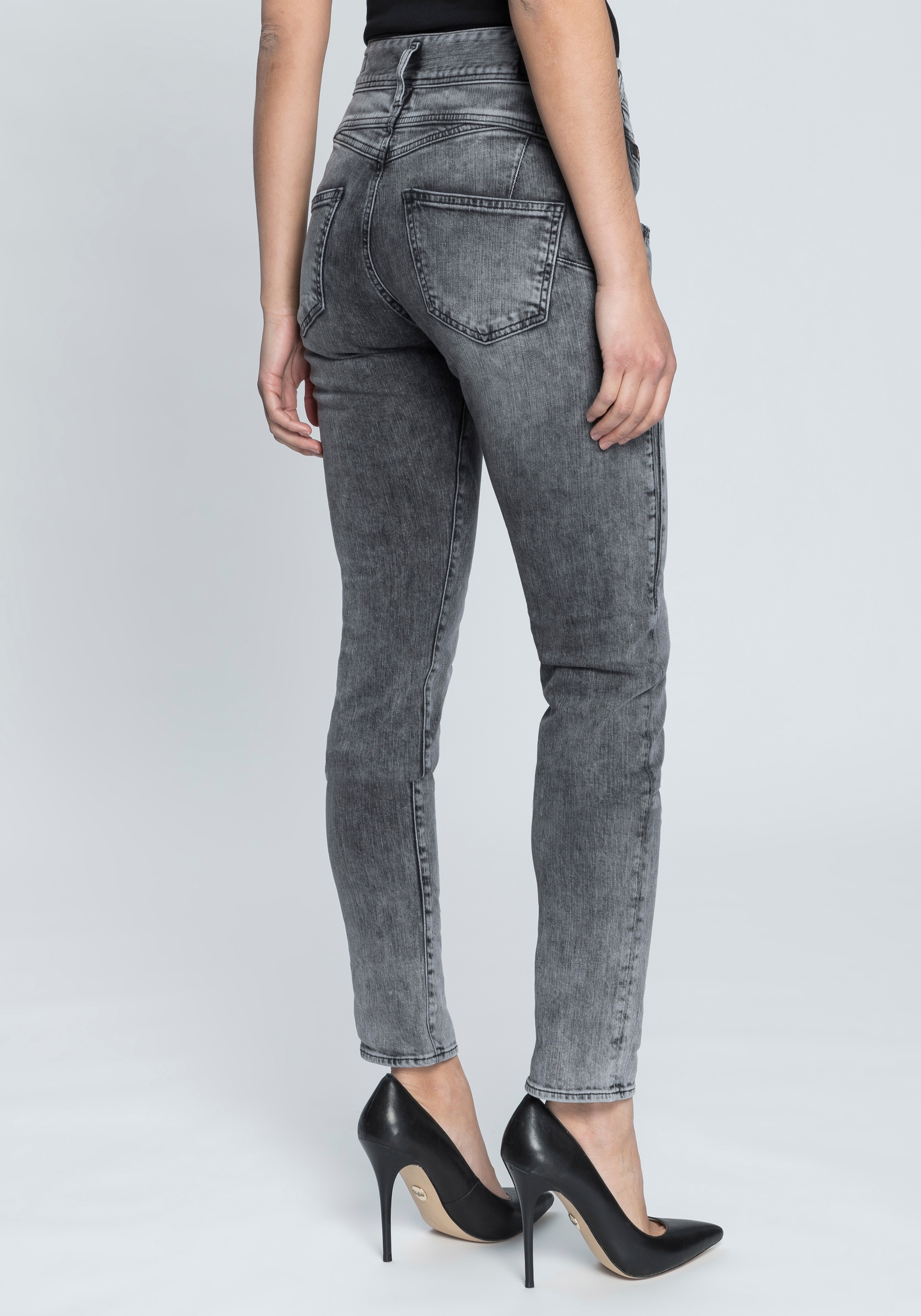 Herrlicher Slim-fit-Jeans »COSY SLIM«, Shaping-Wirkung durch eingearbeiteten Keileinsatz