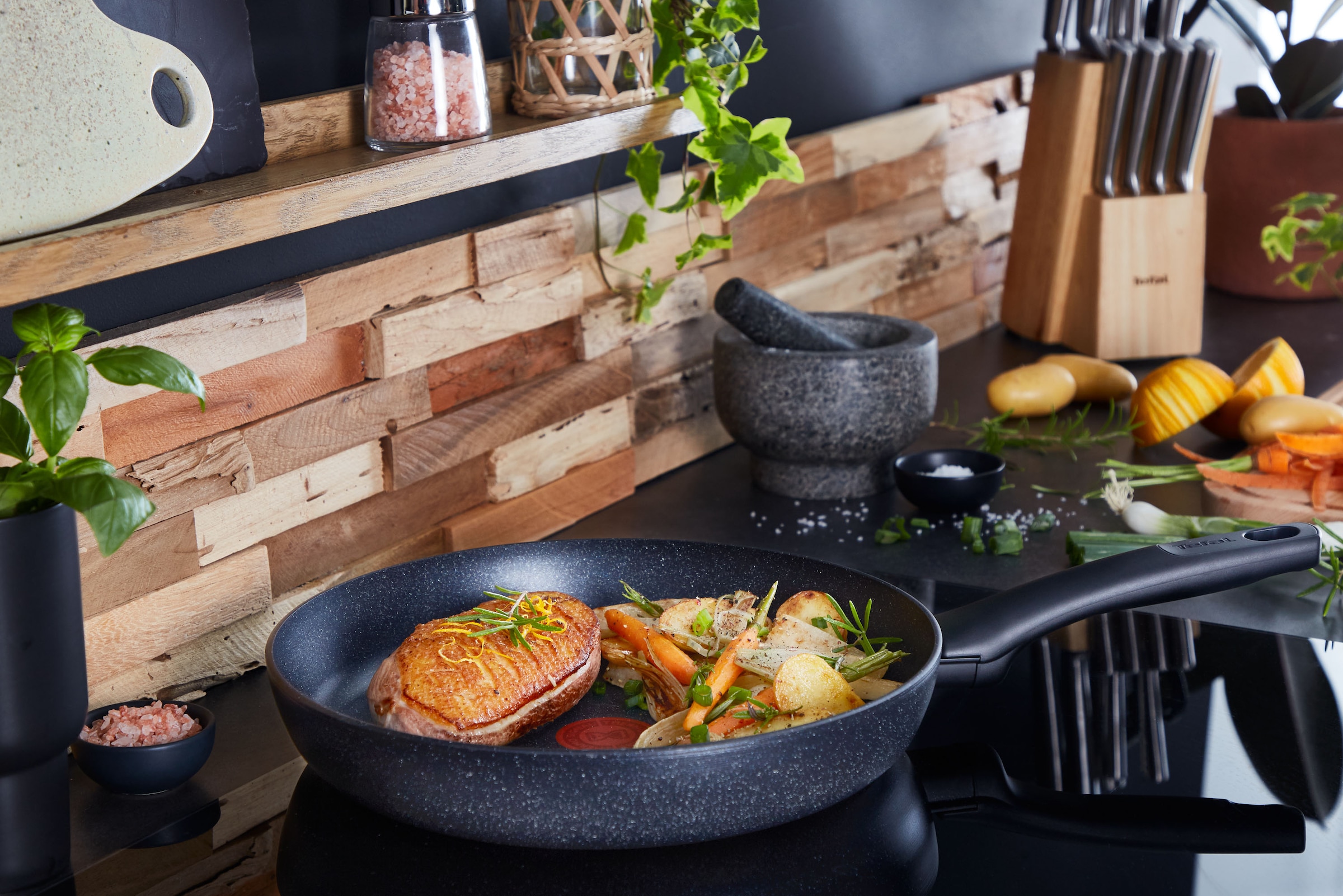 Tefal Pfannen-Set »Black Stone«, Aluminium, (Set, 2 tlg., 1x Bratpfanne Ø 24 cm, 1x Bratpfanne Ø 28 cm, Höhe 5 cm), Aluminium, Mineralia Antihaft, Thermo-Signal, alle Herdarten,Induktion
