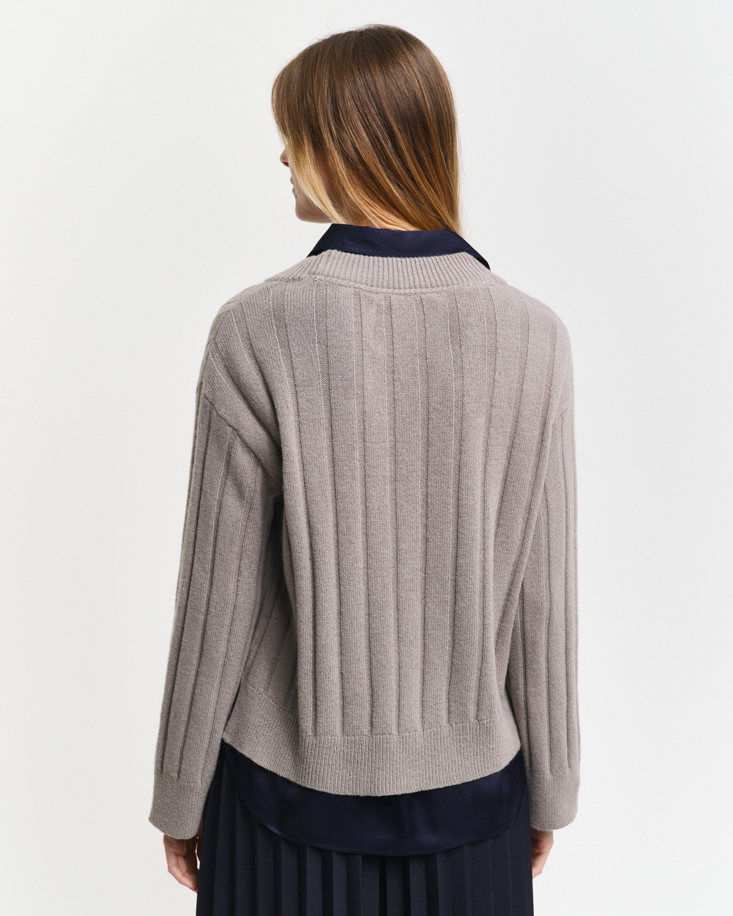 Gant V-Ausschnitt-Pullover »WIDE RIBBED WOOL V-NECK«, mit seitlichen Saumschlitzen, breit gerippt