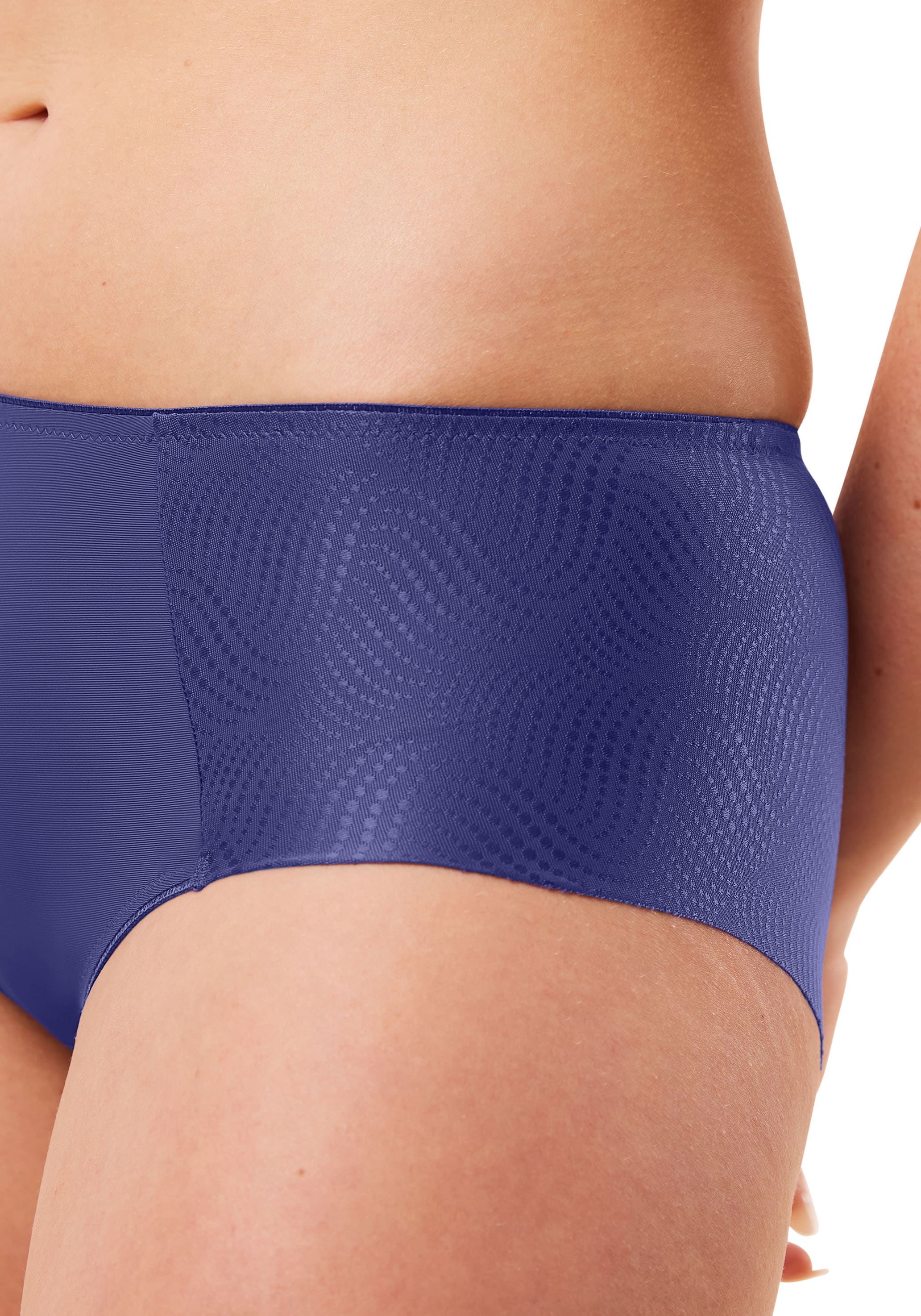 Triumph Slip »Essential Minimizer T Hipster X«, (1hochwertigem Steh), schimmerndes Jacquardmuster