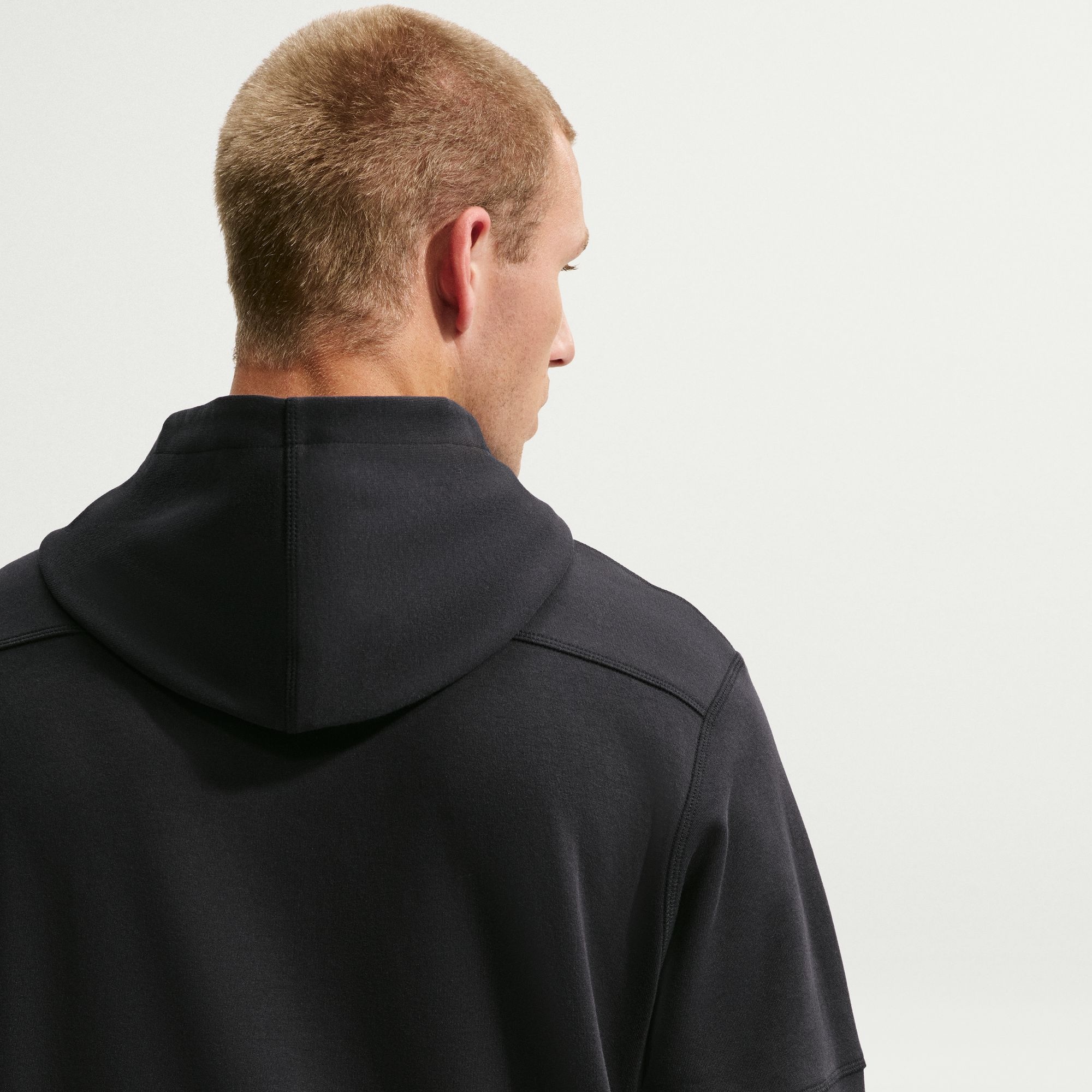 Nike Sportswear Kapuzensweatshirt »M NK CLUB VARSITY HOODIE«, mit Kapuze, aus angerauter Sweatware, normale Länge
