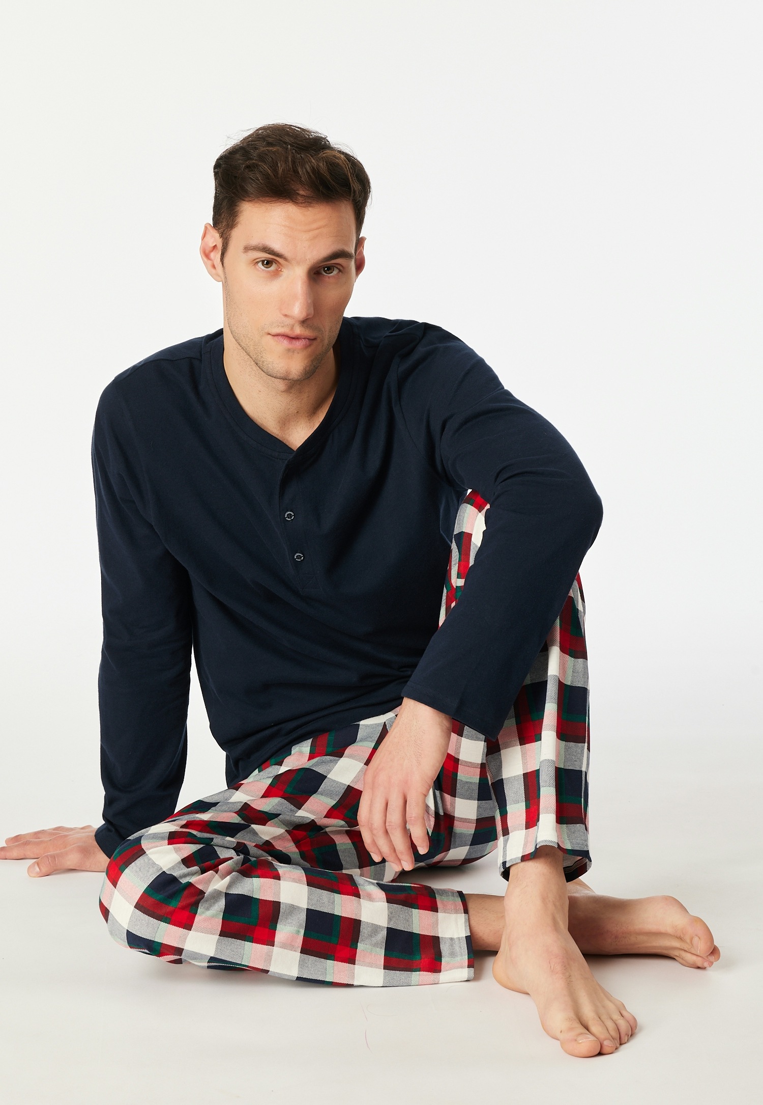 Schiesser Schlafanzug »Family« Rundhalsausschnitt mit Knopfleiste, Brusttasche, Langarm, Hose kariert