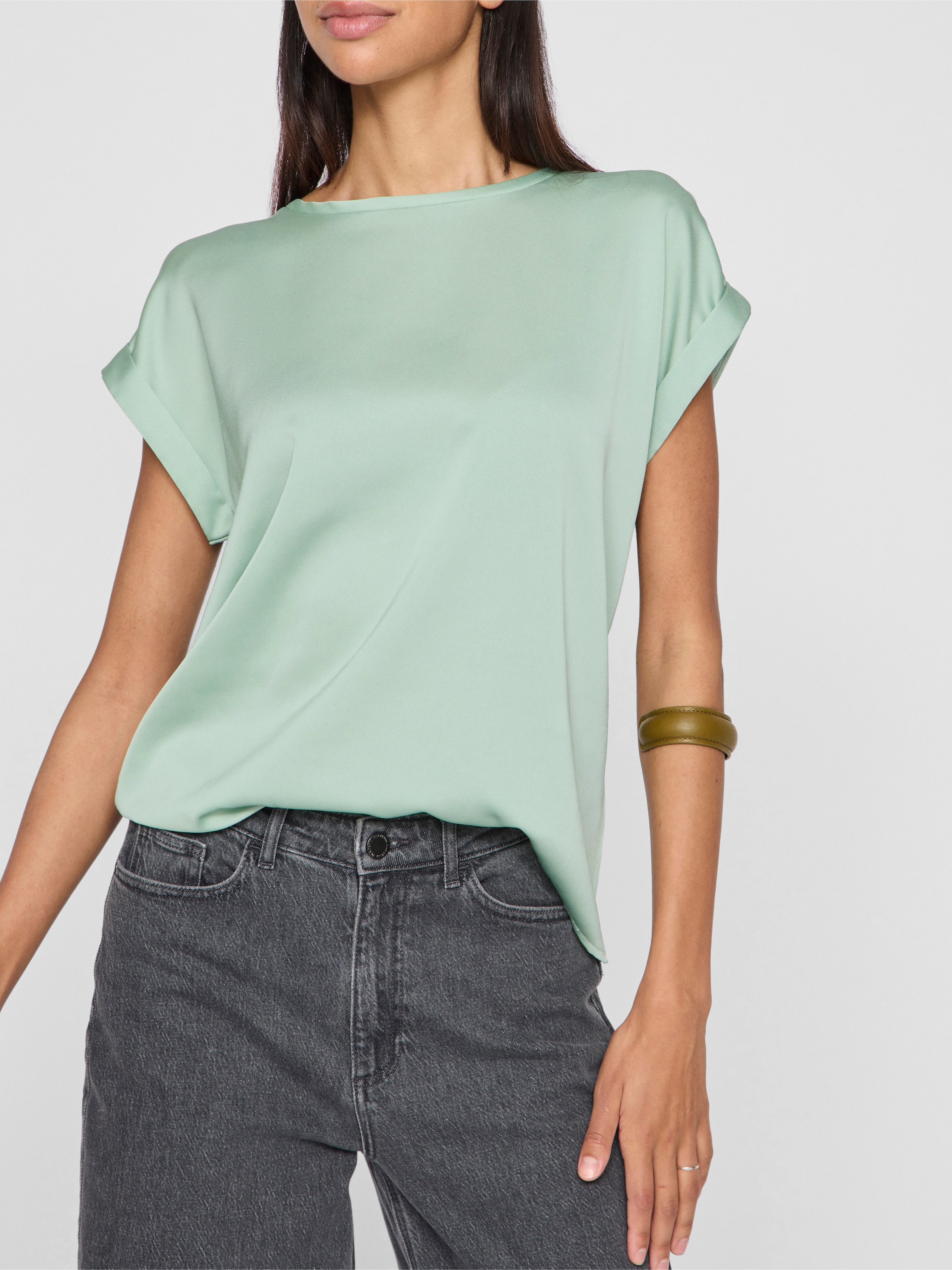 Vila Kurzarmshirt »VIELLETTE S/S SATIN TOP - NOOS«, Satin Optik