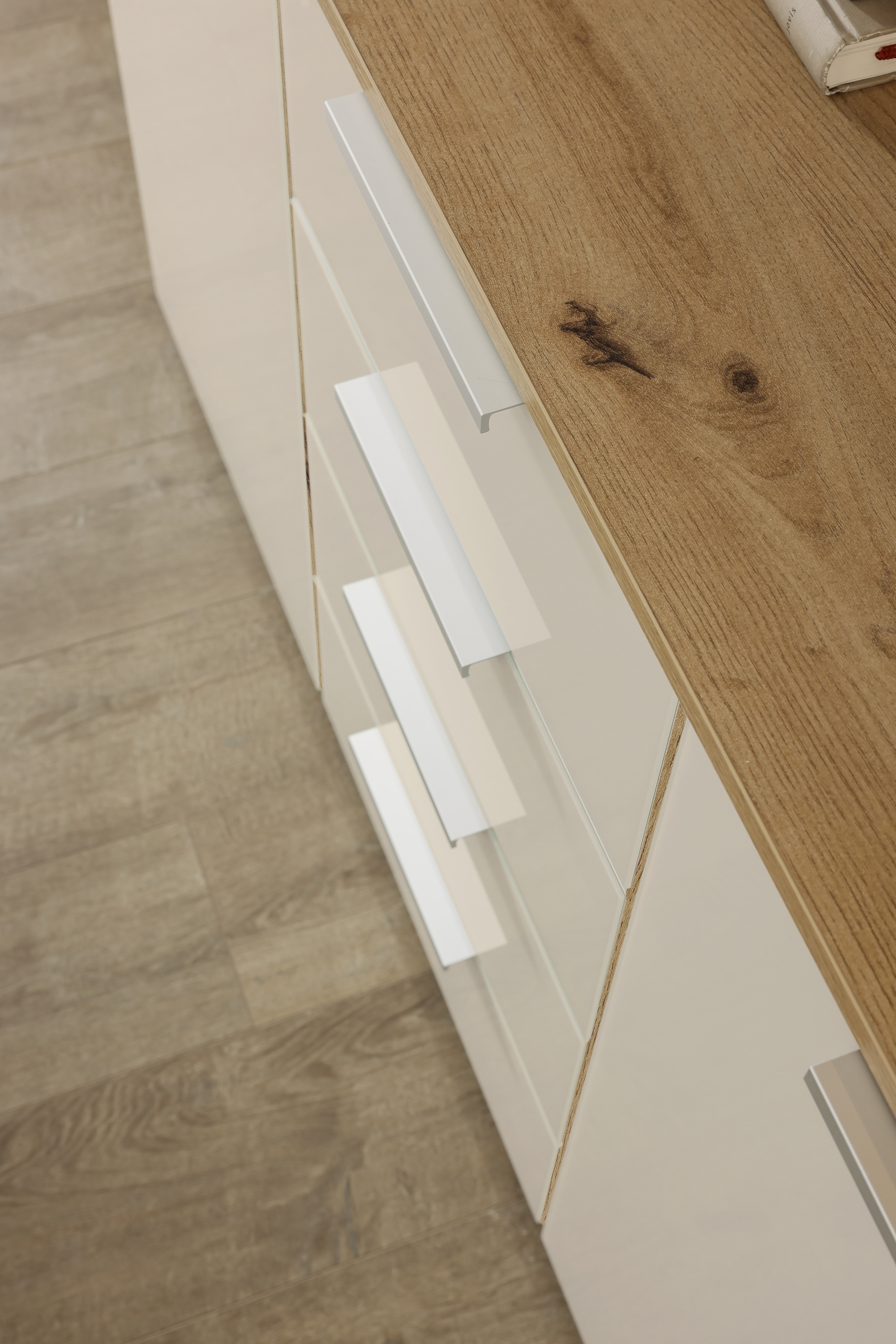 rauch Schubkastenkommode »Sideboard Kommode Kombikommode KOLUNA mit Glasfront«, mit 4 Schubkästen und 2 Türen sowie Metallgriffen MADE IN GERMANY