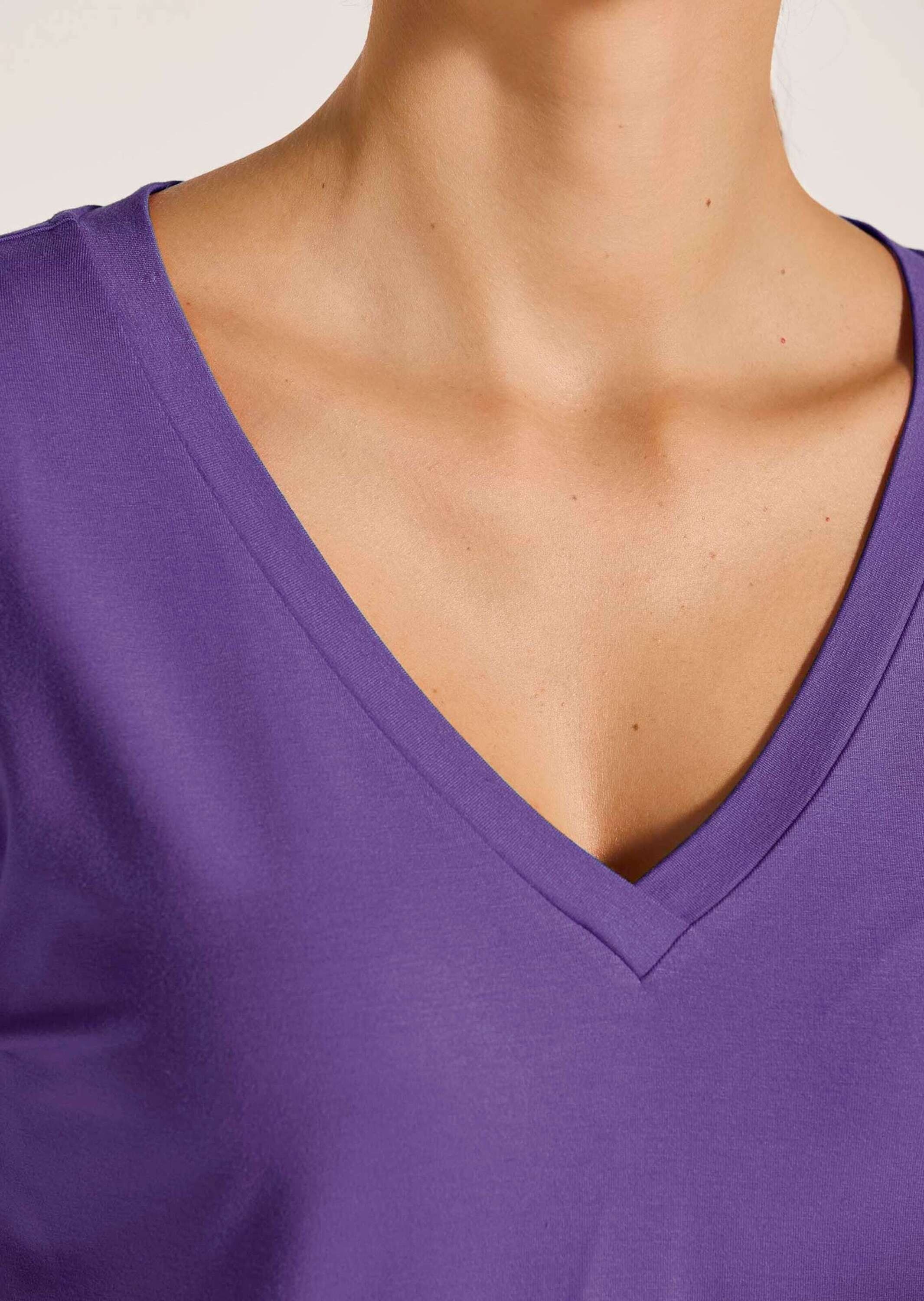 MADELEINE Kurzarmshirt »Shirt Legeres Shirt mit V-Ausschnitt«