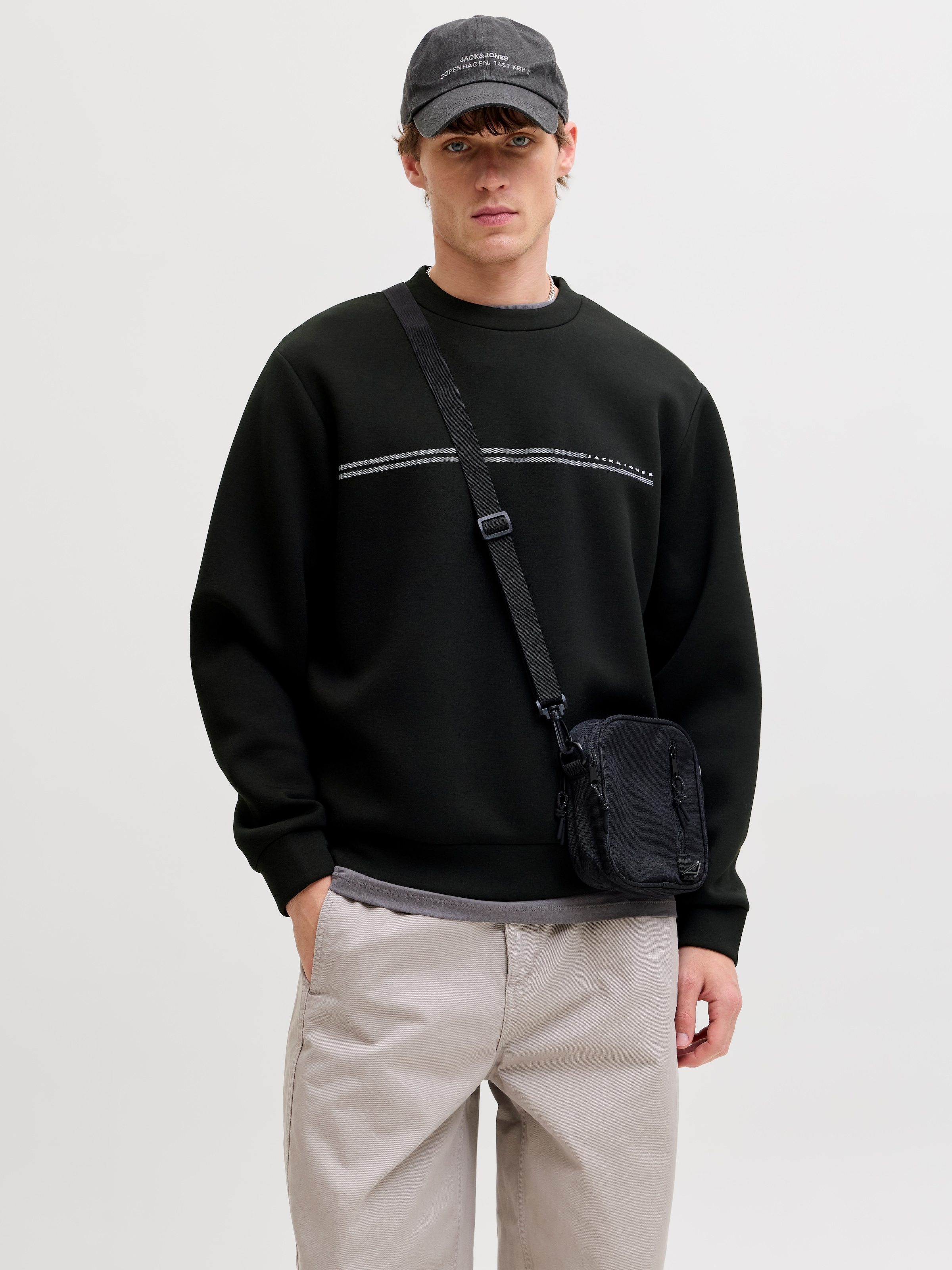 Jack & Jones Sweatshirt »JCOFUSION SCUBA SWEAT CREW NECK SN«, Materialmix, relaxed fit
