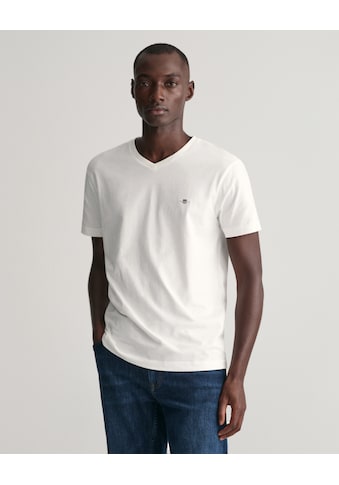 »SLIM der OTTO Gant V-NECK SHIELD bei T-SHIRT«, mit kaufen kleinen Logostickerei T-Shirt Brust einer auf online