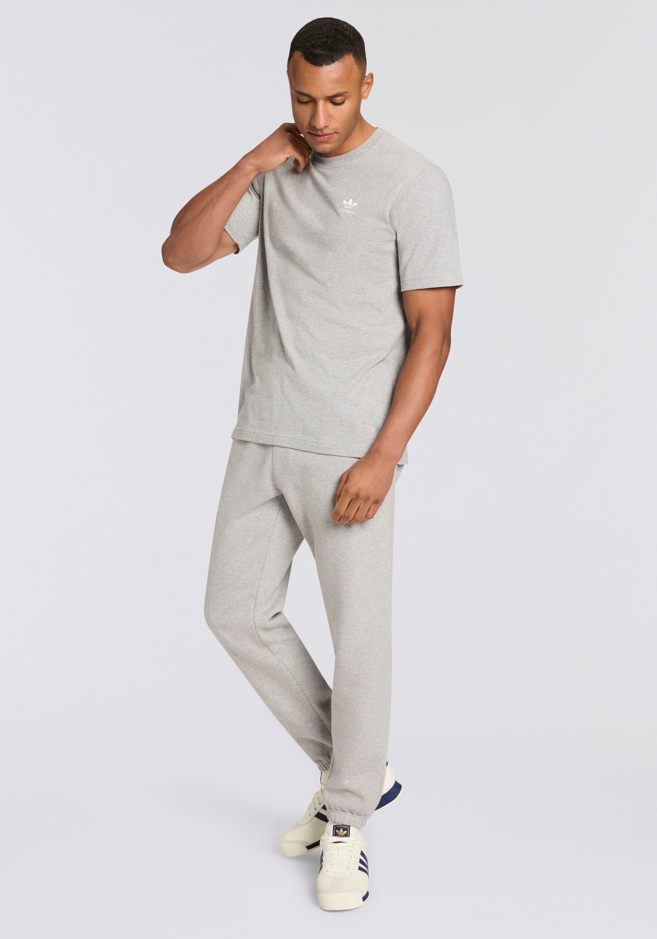 adidas Originals T-Shirt »TREFOIL ESS TEE« sportlicher Stil, Kurzarm, mit Rundhalsausschnitt