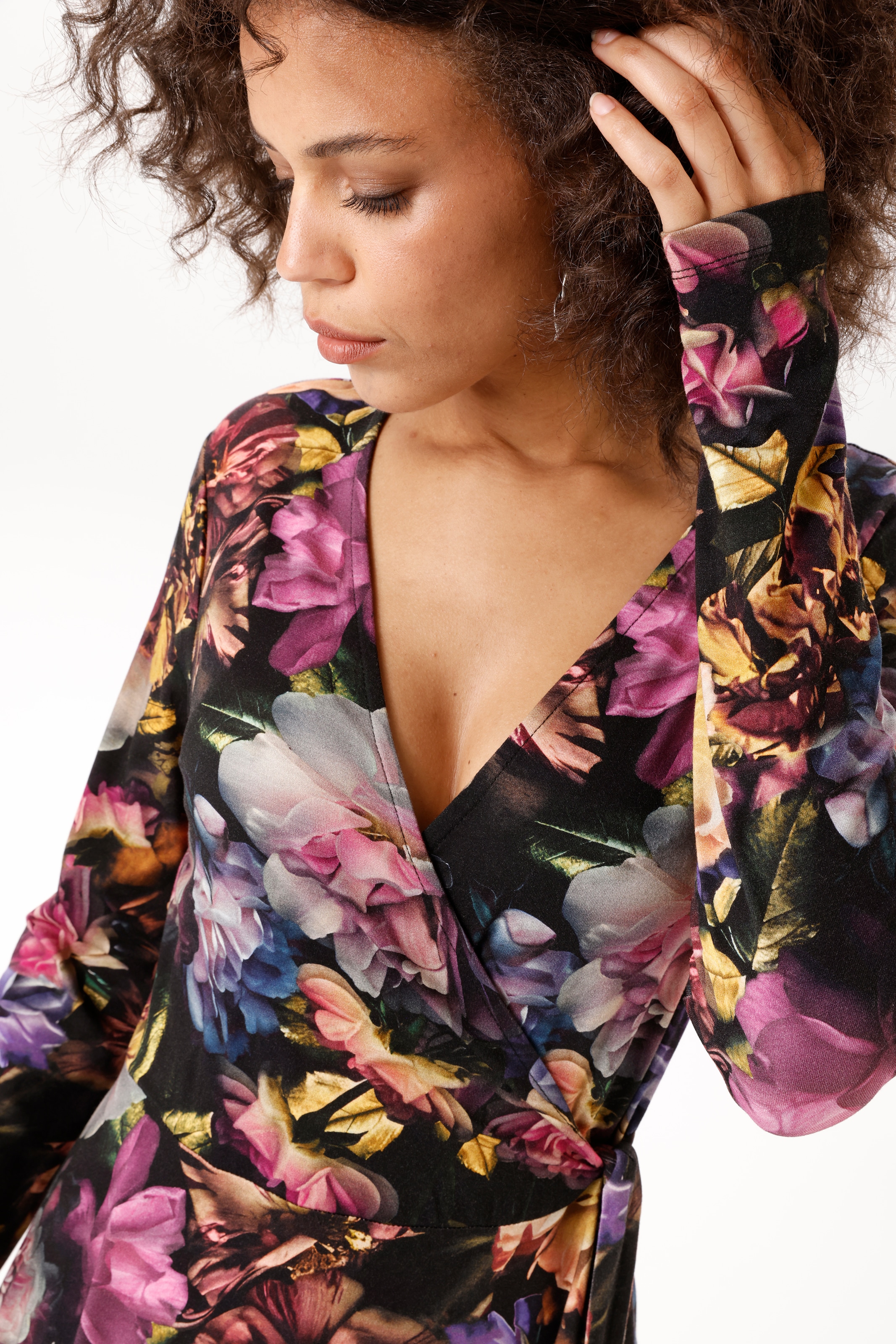 Aniston CASUAL Jerseykleid mit farbenfrohen Blumen bedruckt - NEUE KOLLEKTION
