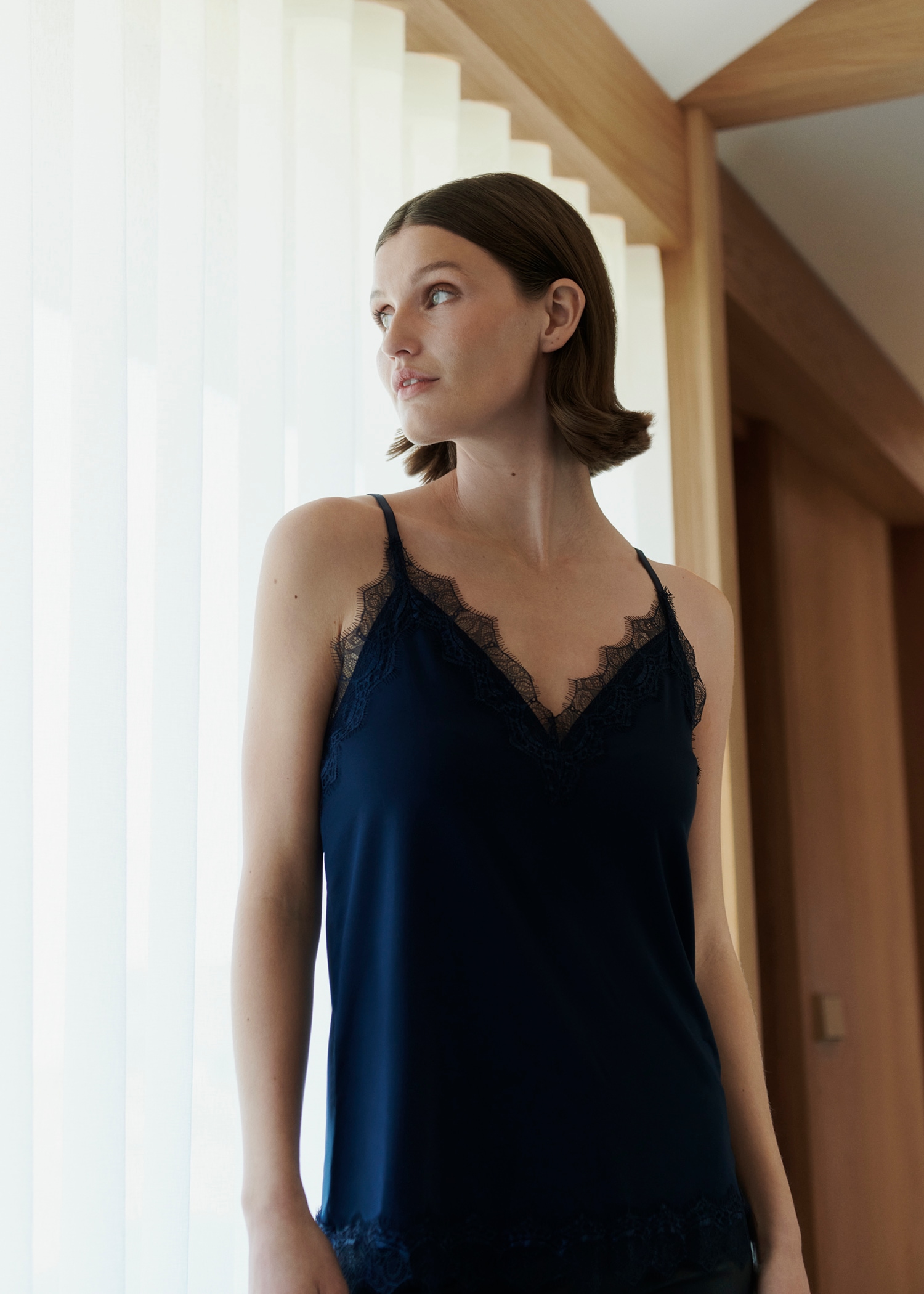 rosemunde Spaghettitop »Billie Strap Top« Vintage-Spitzenbesatz an Ausschnitt und Saum, feminin