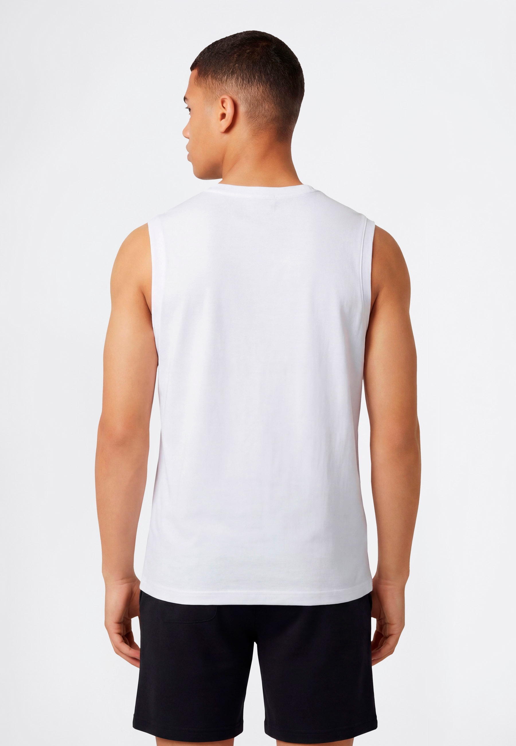 Champion Tanktop »BASICS Sleeveless T-Shirt Large Logo« sportliche Schnittform, sportlicher Stil, mit Rundhalsausschnitt