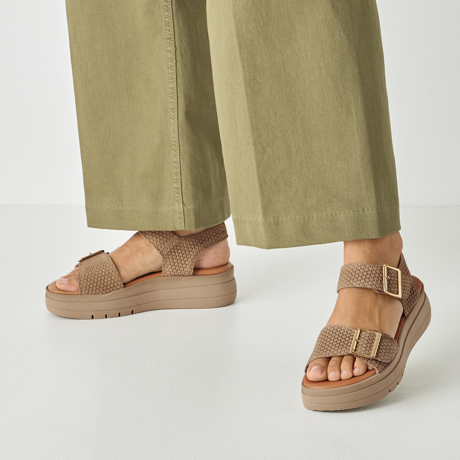Tamaris Sandalette  Plateau, Riemchensandale, Sommerschuh mit Logoschriftzug